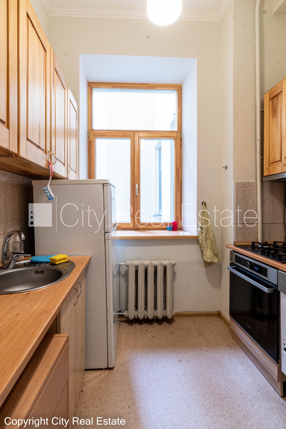 Sludinājumi. Pagalma māja, labiekārtots apzaļumots pagalms, objektu apsargā fiziskā apsardze, pagalmā bērnu Cena: 1100 EUR/mēn Foto #12