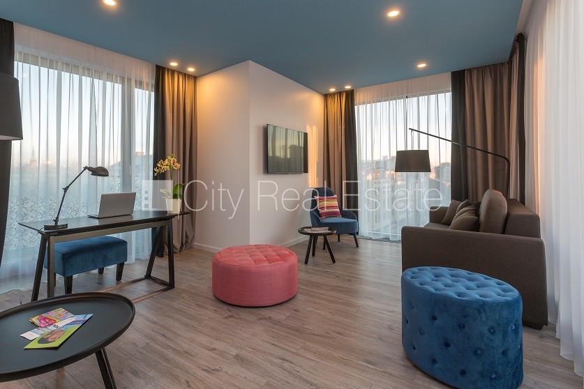 Sludinājumi. Šo dzīvokli izīrē pa diennaktīm (īstermiņa īre), īres cena sludinājumā norādīta par vienu diennakts Cena: 70 EUR/mēn Foto #1