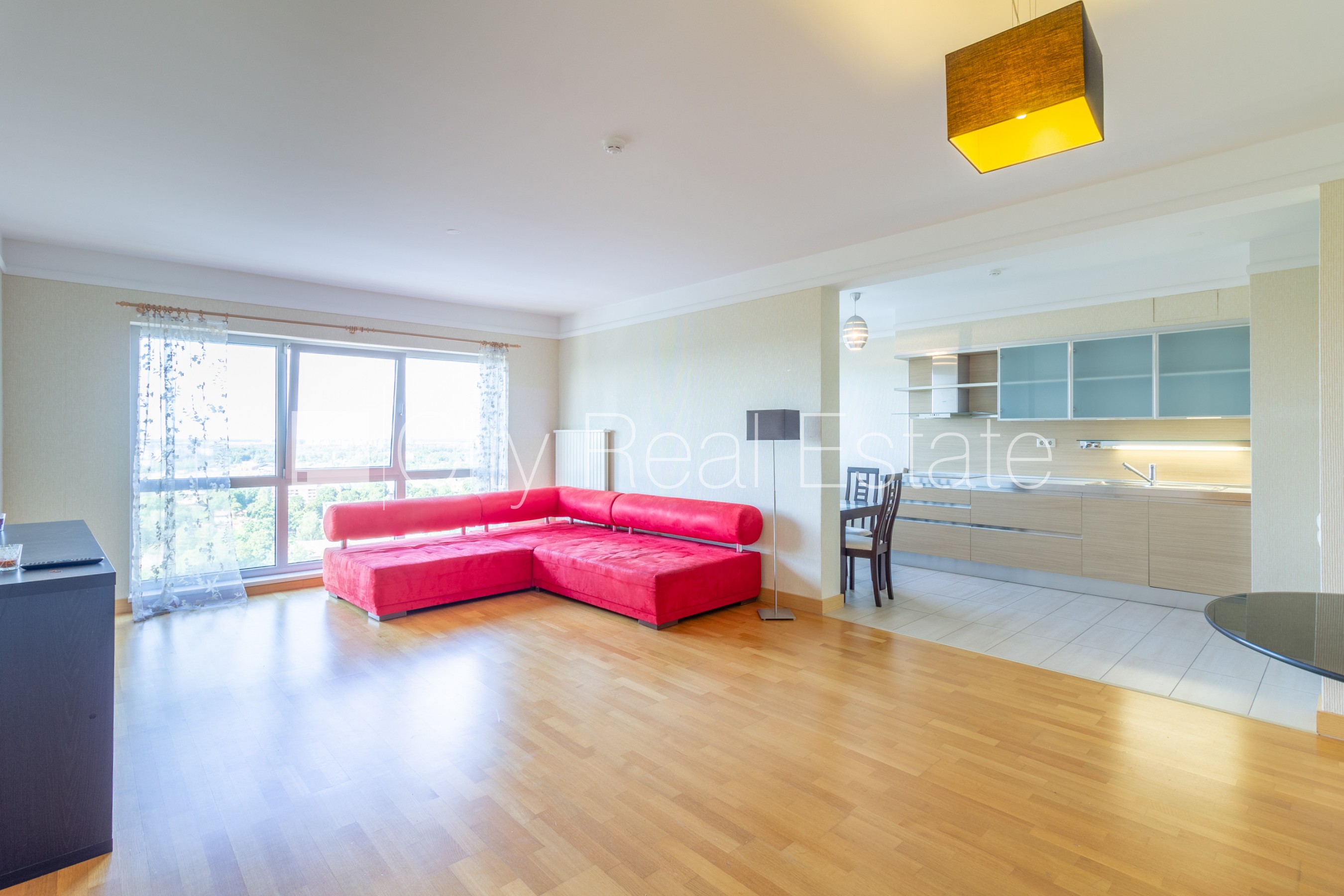 Sludinājumi. Projekts - Panorama Plaza, jaunceltne, iespēja nomāt pazemes autostāvvietu, pagalmā bērnu spēļu Cena: 900 EUR/mēn Foto #2