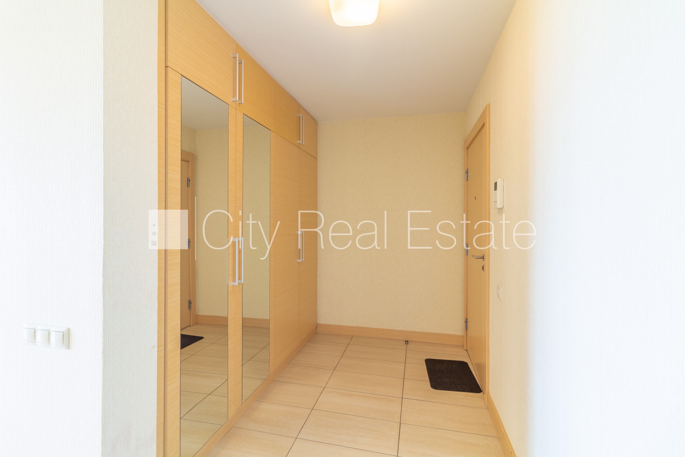 Sludinājumi. Projekts - Panorama Plaza, jaunceltne, iespēja nomāt pazemes autostāvvietu, pagalmā bērnu spēļu Cena: 900 EUR/mēn Foto #9