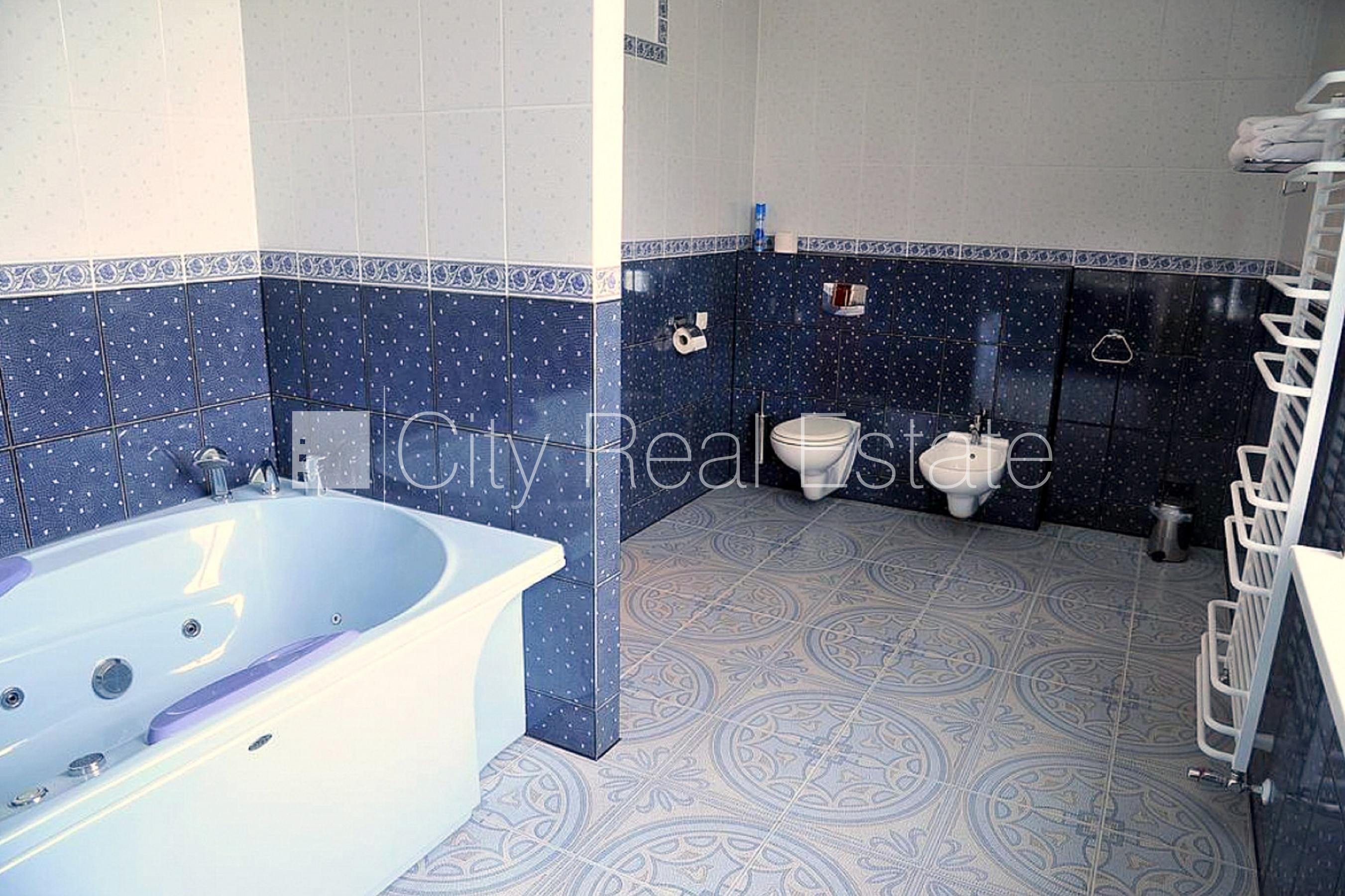 Sludinājumi. Zeme īpašumā, privātmāja, jaunceltne, labiekārtota apzaļumota teritorija 1200 m2, bruģēts Cena: 295000 EUR Foto #21