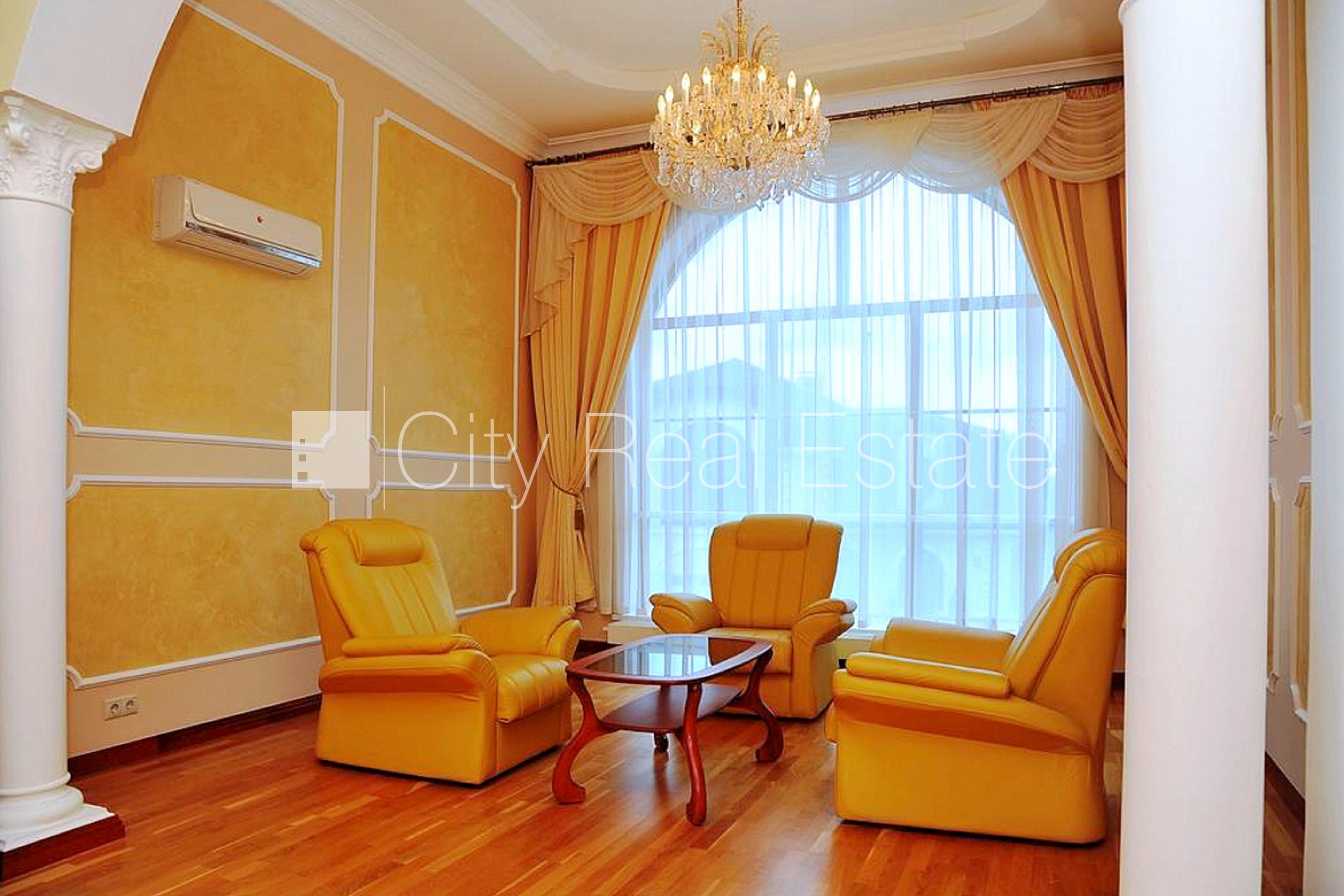 Sludinājumi. Zeme īpašumā, privātmāja, jaunceltne, labiekārtota apzaļumota teritorija 1200 m2, bruģēts Cena: 295000 EUR Foto #4