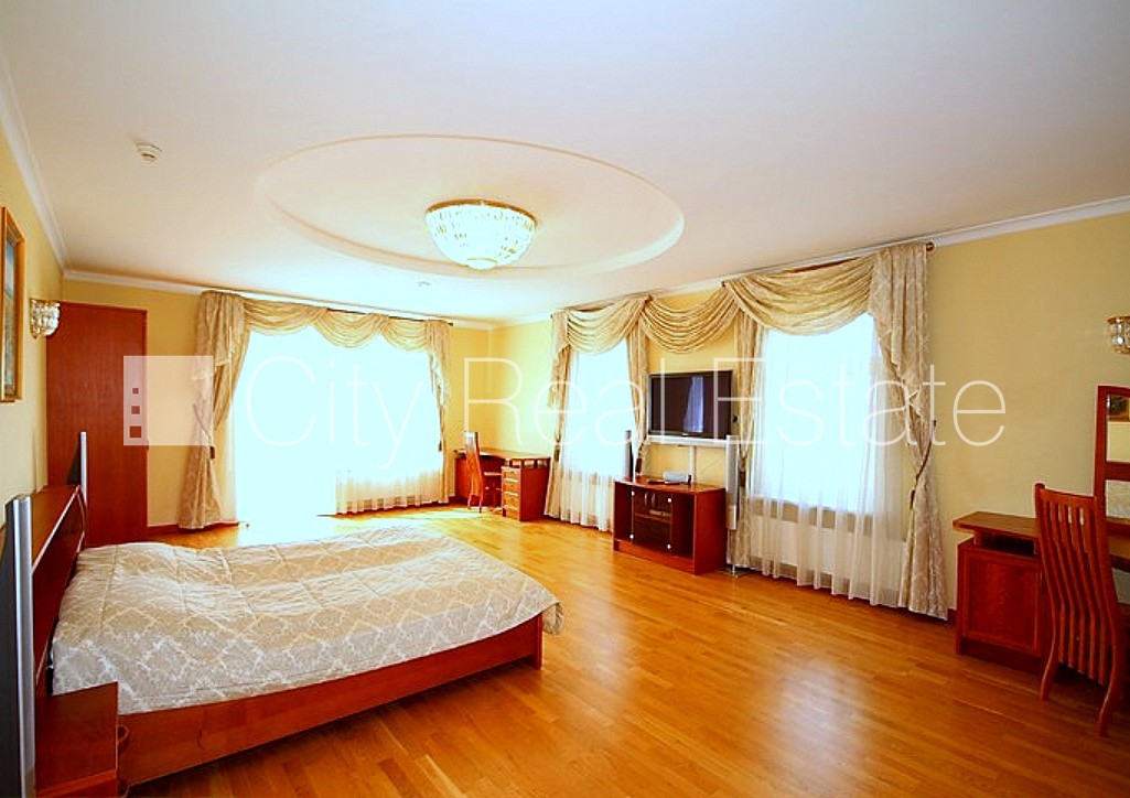 Sludinājumi. Zeme īpašumā, privātmāja, jaunceltne, labiekārtota apzaļumota teritorija 1200 m2, bruģēts Cena: 295000 EUR Foto #10