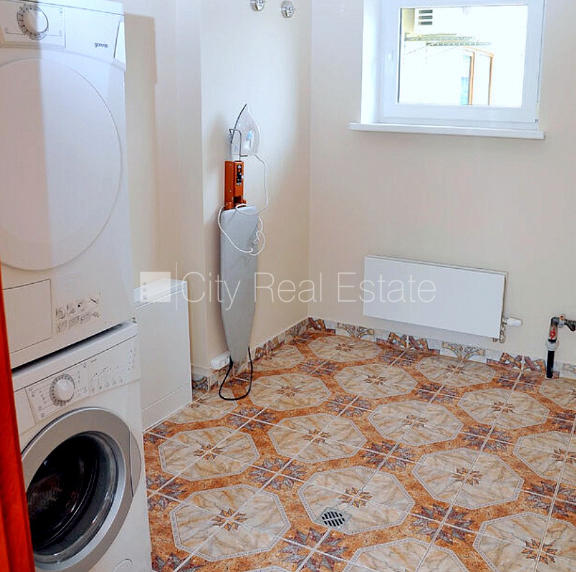 Sludinājumi. Zeme īpašumā, privātmāja, jaunceltne, labiekārtota apzaļumota teritorija 1200 m2, bruģēts Cena: 295000 EUR Foto #23