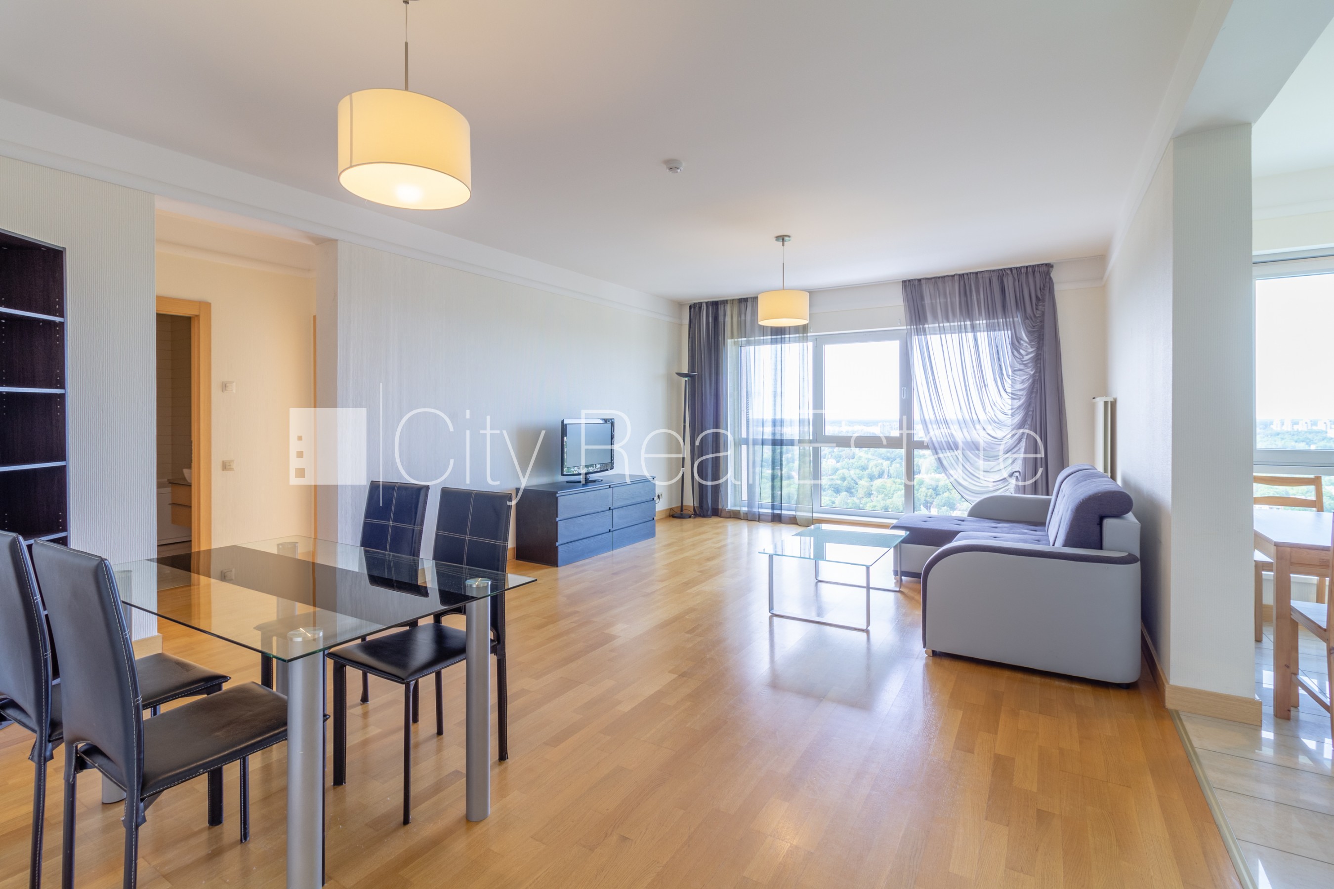 Sludinājumi. Projekts - Panorama Plaza, jaunceltne, iespēja nomāt pazemes autostāvvietu, pagalmā bērnu spēļu Cena: 850 EUR/mēn Foto #1