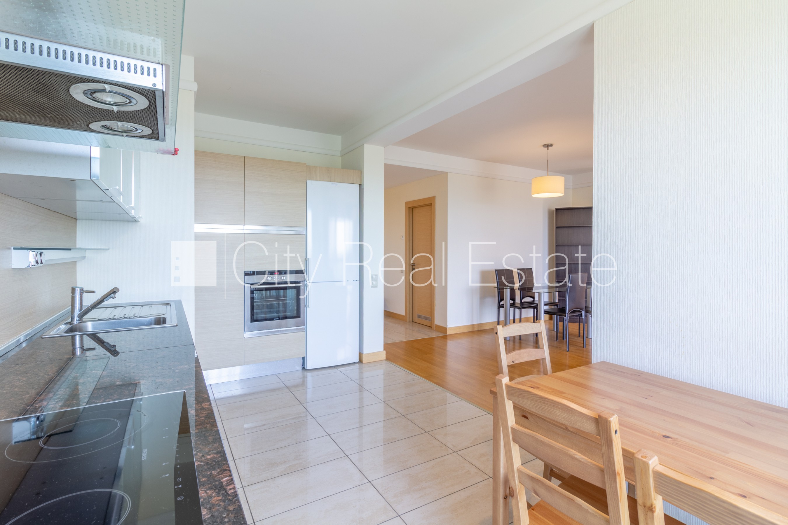 Sludinājumi. Projekts - Panorama Plaza, jaunceltne, iespēja nomāt pazemes autostāvvietu, pagalmā bērnu spēļu Cena: 850 EUR/mēn Foto #6