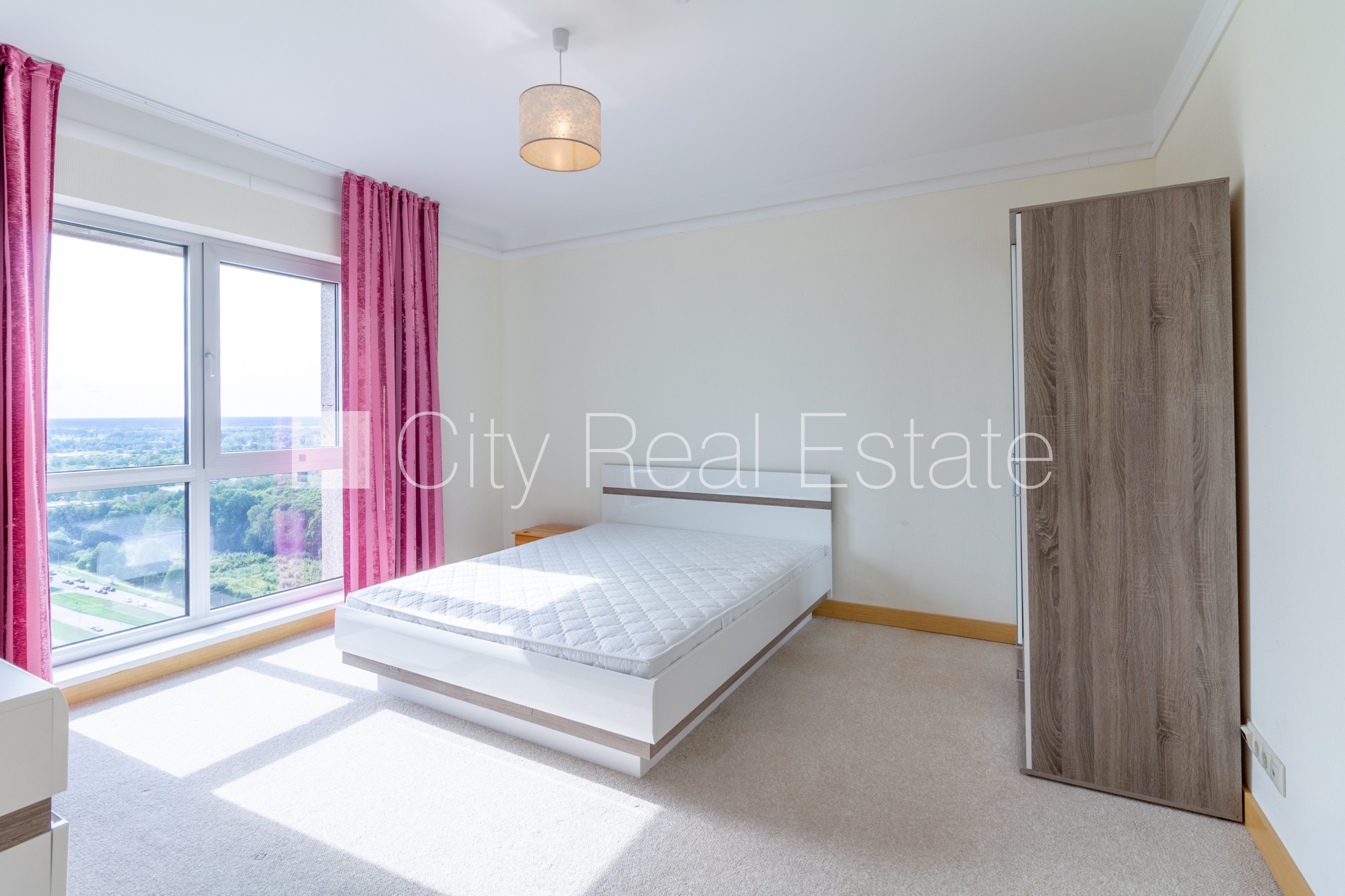 Sludinājumi. Projekts - Panorama Plaza, jaunceltne, iespēja nomāt pazemes autostāvvietu, pagalmā bērnu spēļu Cena: 850 EUR/mēn Foto #7