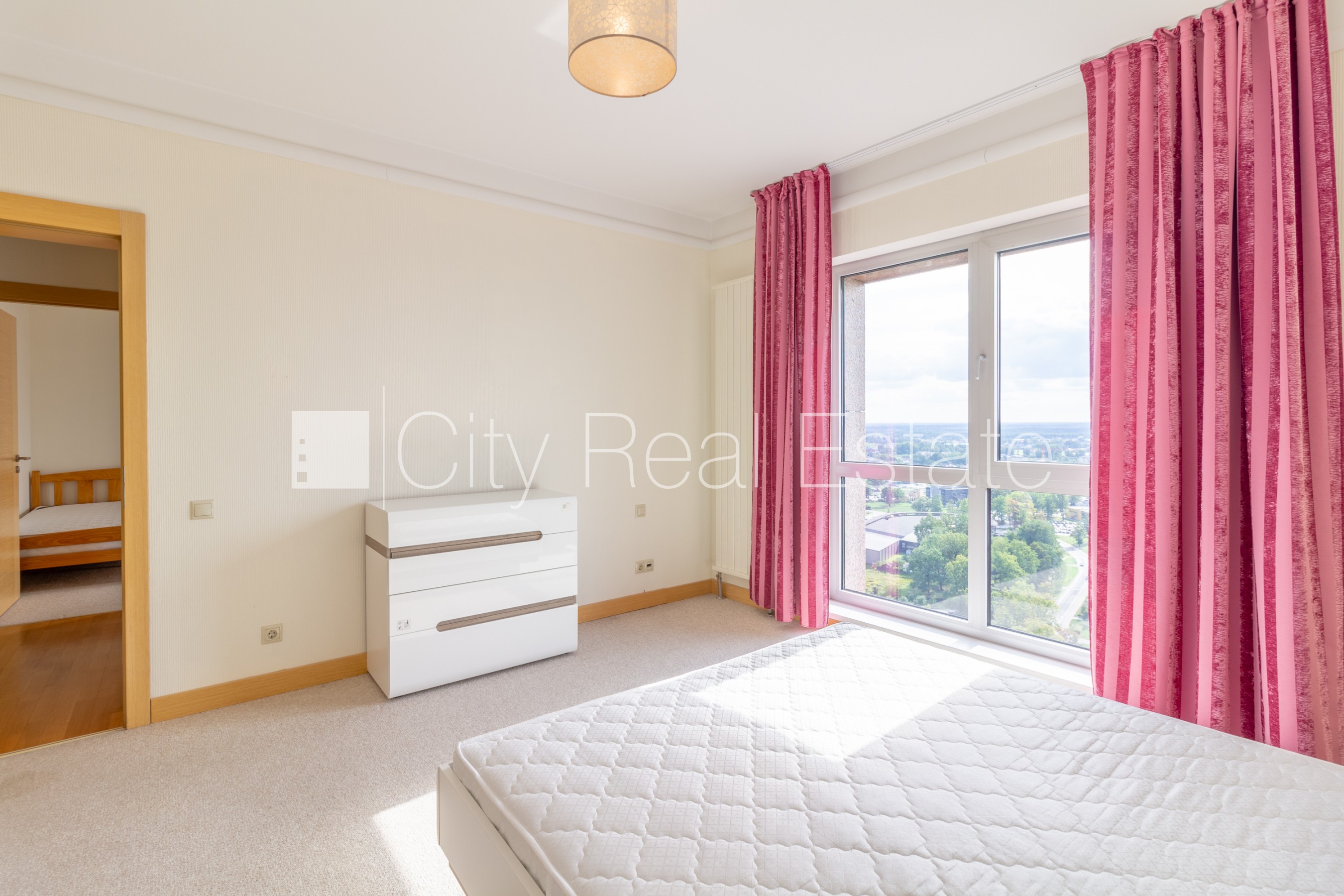 Sludinājumi. Projekts - Panorama Plaza, jaunceltne, iespēja nomāt pazemes autostāvvietu, pagalmā bērnu spēļu Cena: 850 EUR/mēn Foto #8