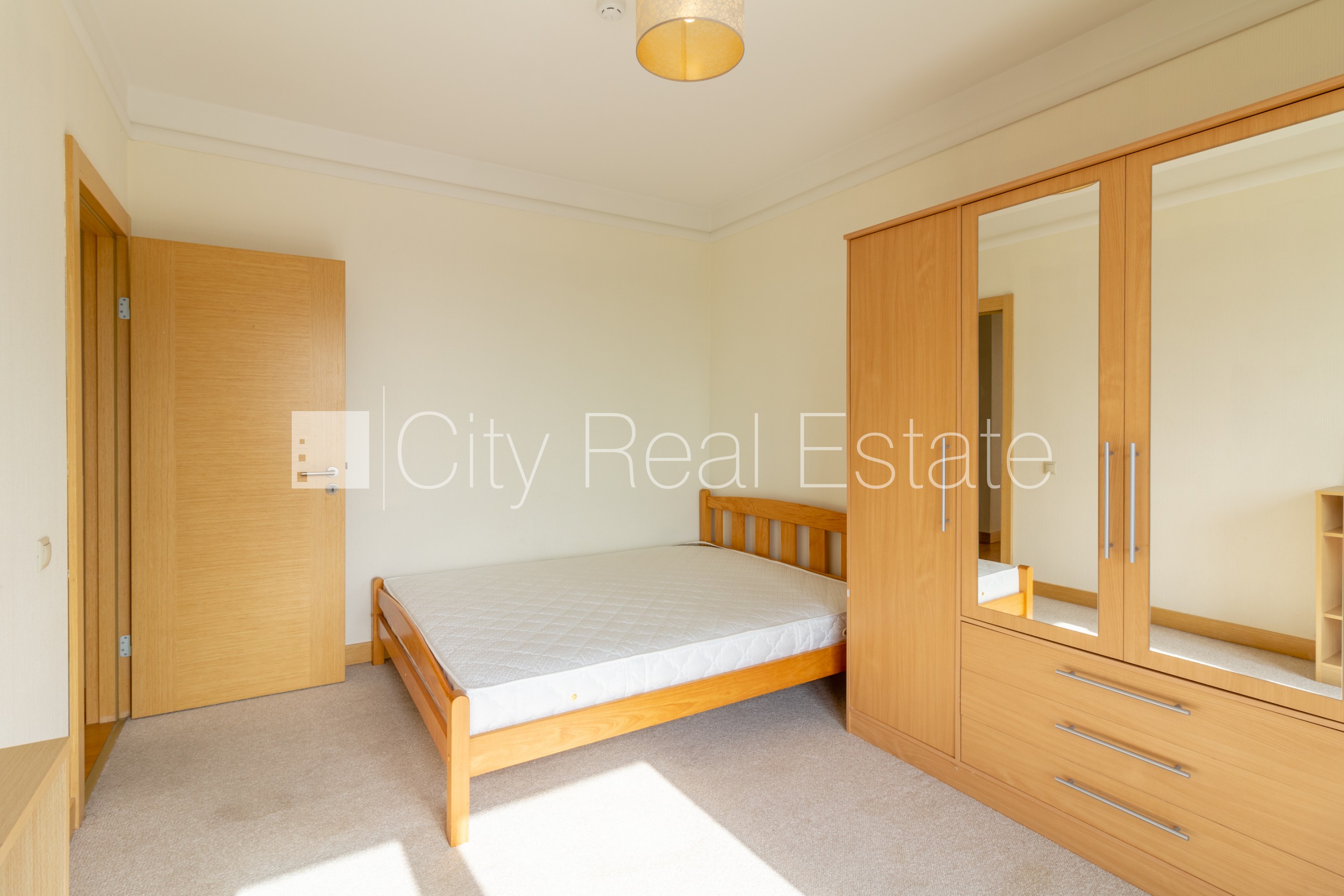 Sludinājumi. Projekts - Panorama Plaza, jaunceltne, iespēja nomāt pazemes autostāvvietu, pagalmā bērnu spēļu Cena: 850 EUR/mēn Foto #10