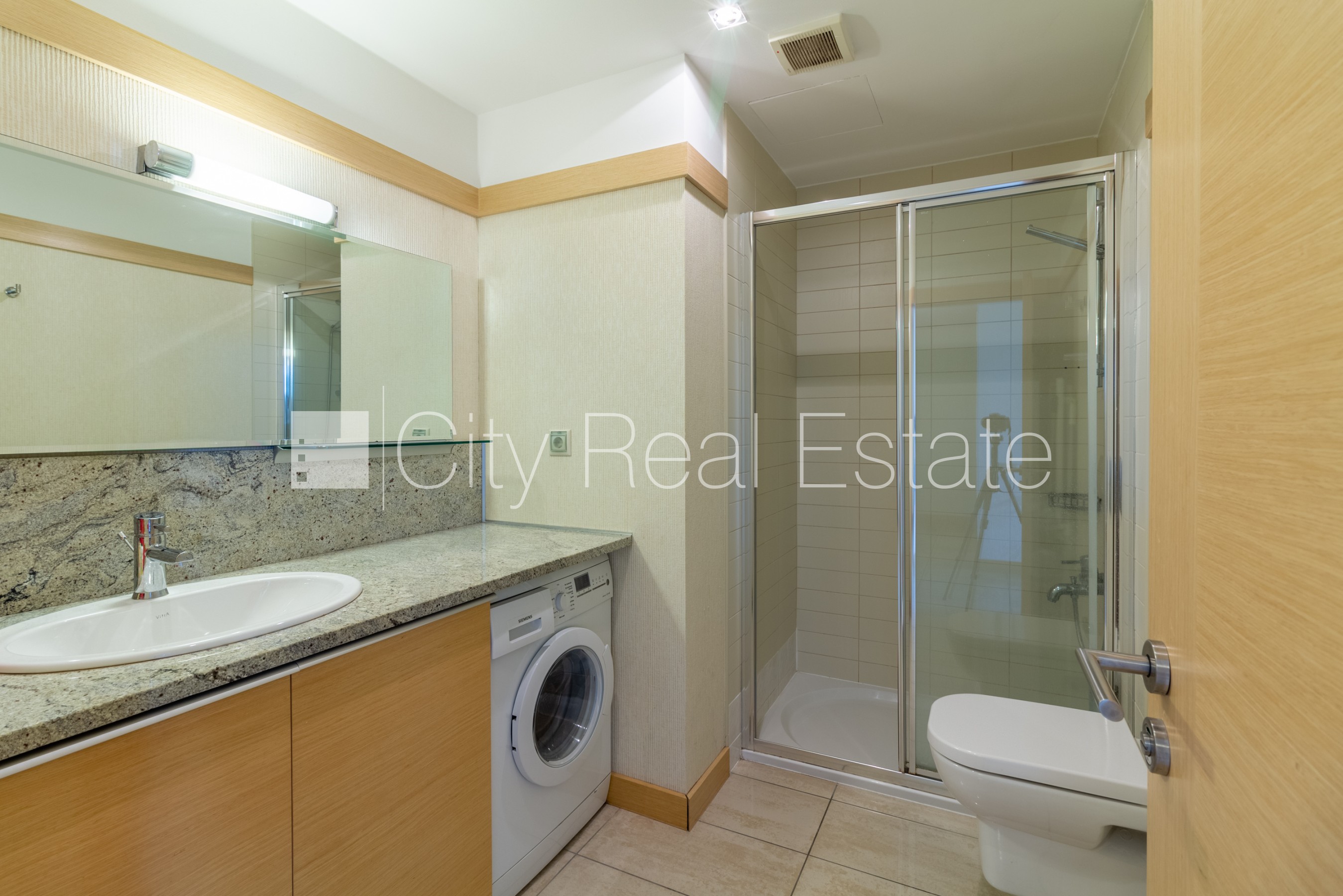 Sludinājumi. Projekts - Panorama Plaza, jaunceltne, iespēja nomāt pazemes autostāvvietu, pagalmā bērnu spēļu Cena: 850 EUR/mēn Foto #12