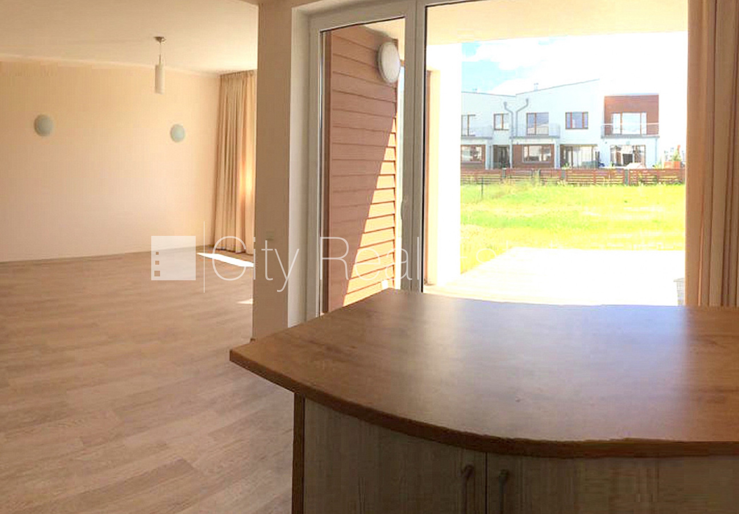 Sludinājumi. Projekts - Saliena, rindu māja, jaunceltne, fasāde ar dekoratīvo apmetumu, gāzbetona bloku sienas Cena: 360000 EUR Foto #7