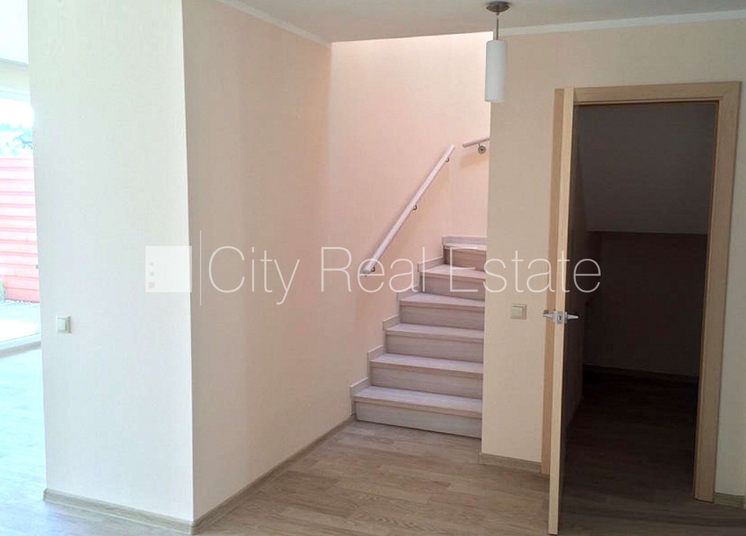 Sludinājumi. Projekts - Saliena, rindu māja, jaunceltne, fasāde ar dekoratīvo apmetumu, gāzbetona bloku sienas Cena: 360000 EUR Foto #10