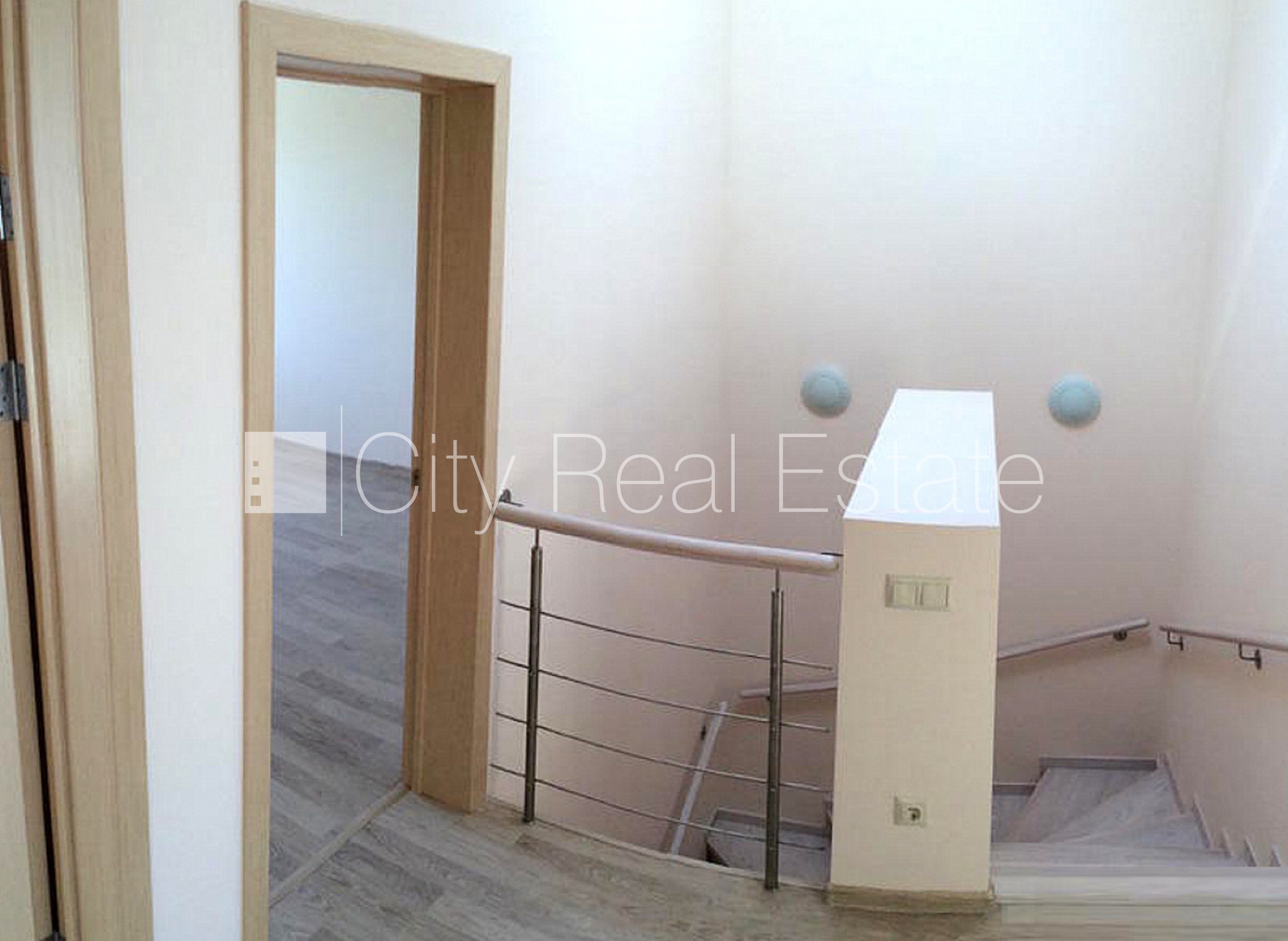 Sludinājumi. Projekts - Saliena, rindu māja, jaunceltne, fasāde ar dekoratīvo apmetumu, gāzbetona bloku sienas Cena: 360000 EUR Foto #11