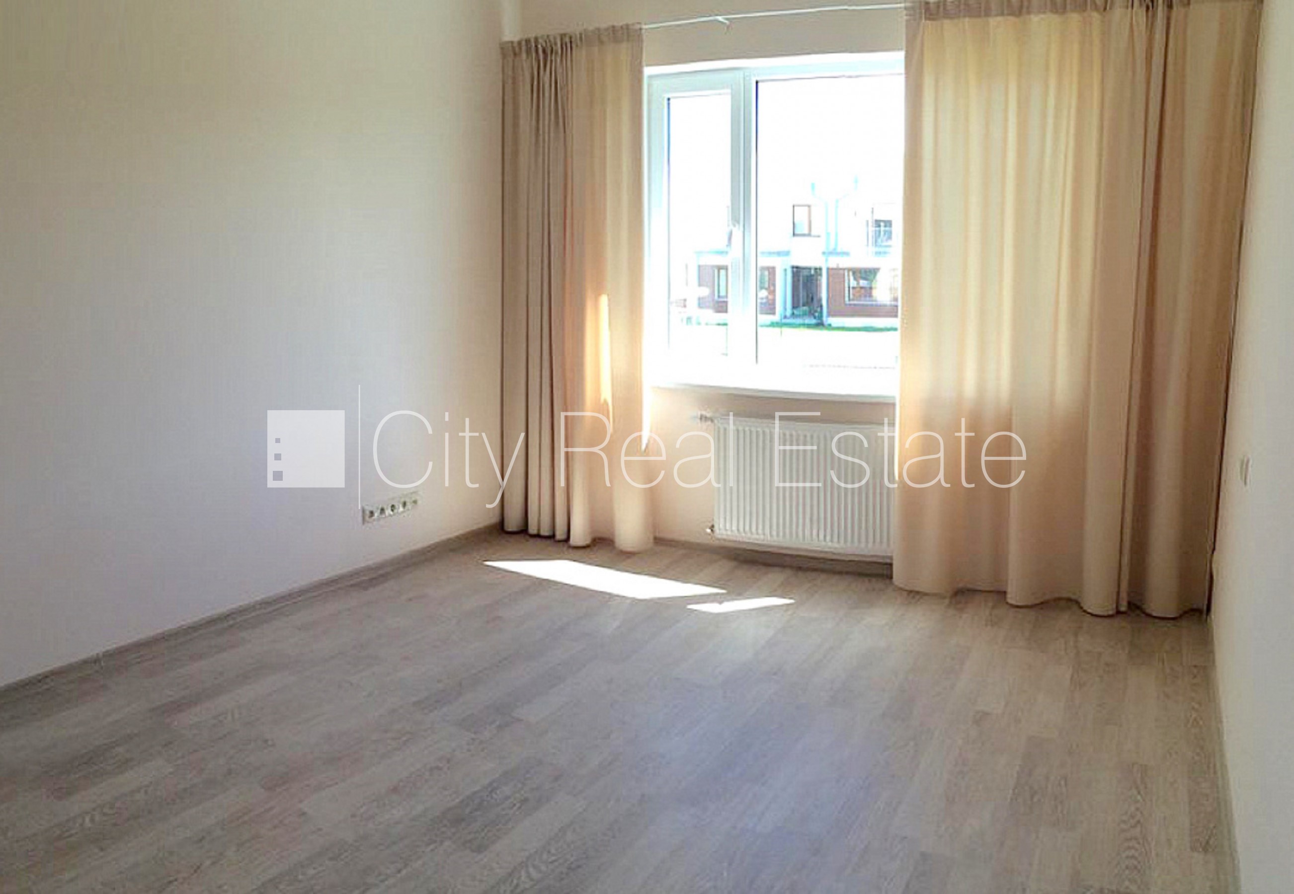 Sludinājumi. Projekts - Saliena, rindu māja, jaunceltne, fasāde ar dekoratīvo apmetumu, gāzbetona bloku sienas Cena: 360000 EUR Foto #12