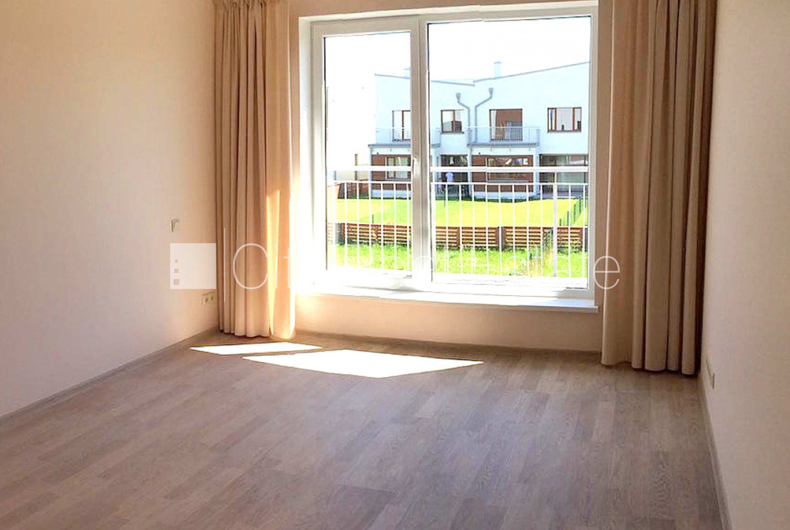 Sludinājumi. Projekts - Saliena, rindu māja, jaunceltne, fasāde ar dekoratīvo apmetumu, gāzbetona bloku sienas Cena: 360000 EUR Foto #8