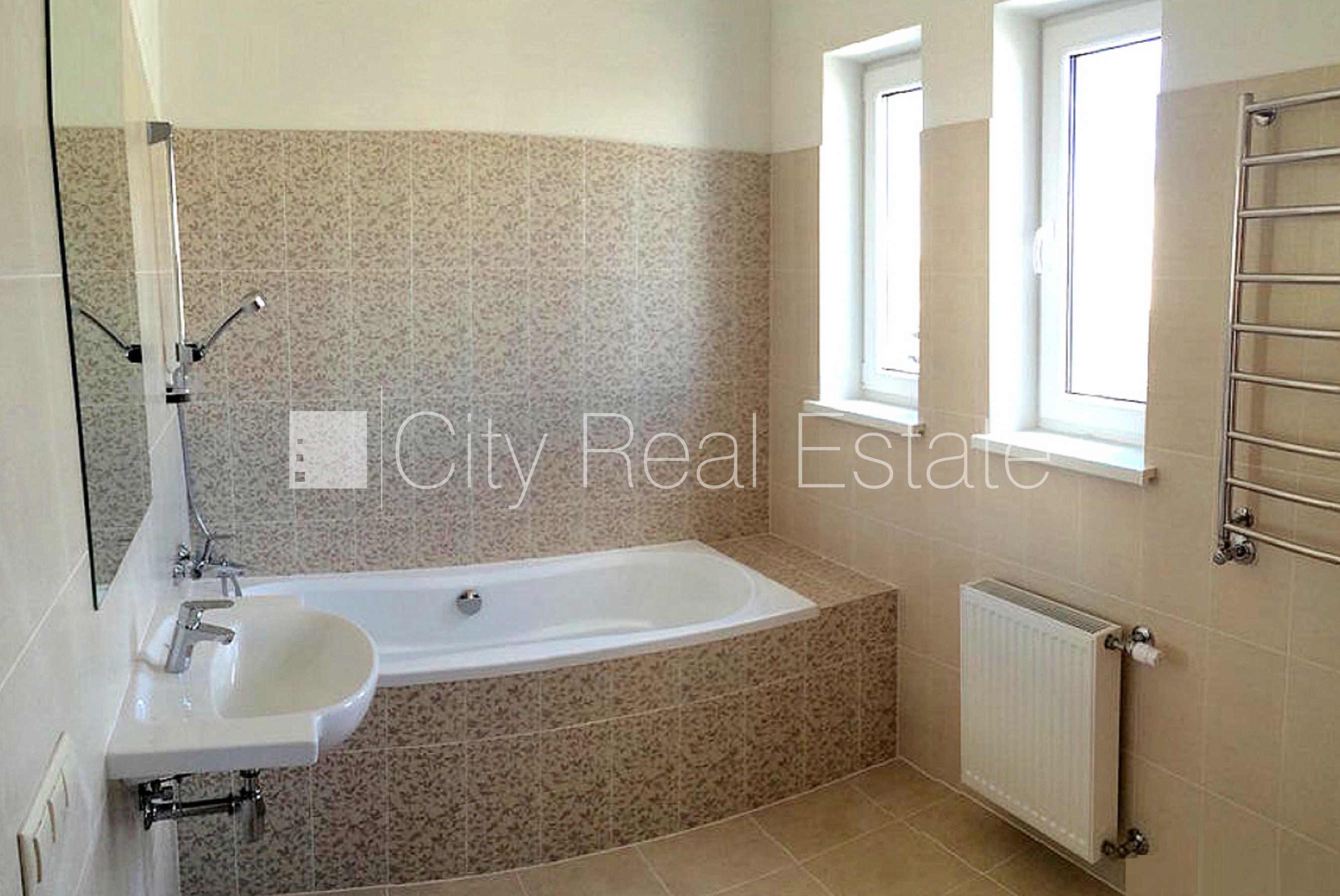 Sludinājumi. Projekts - Saliena, rindu māja, jaunceltne, fasāde ar dekoratīvo apmetumu, gāzbetona bloku sienas Cena: 360000 EUR Foto #21