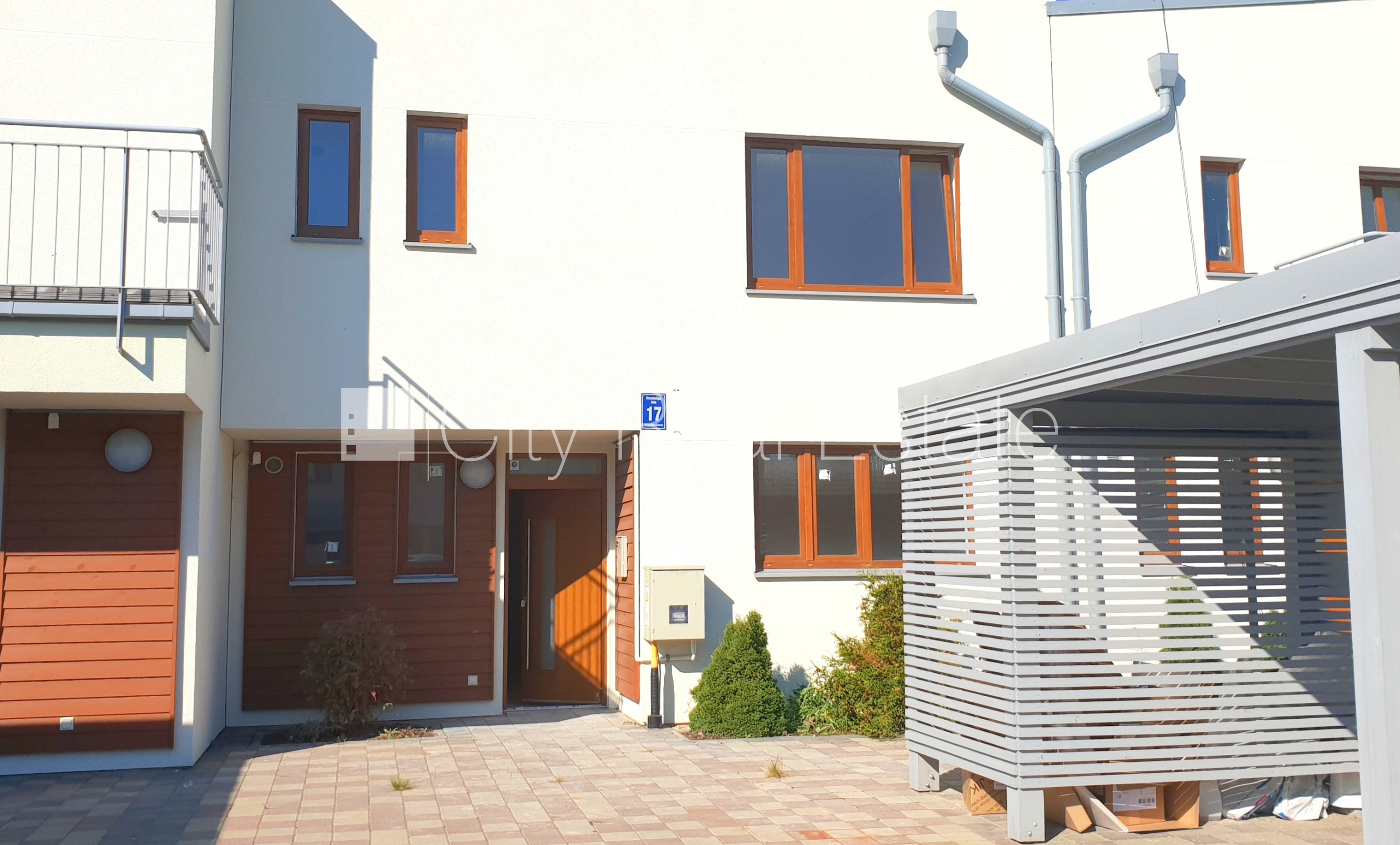 Sludinājumi. Projekts - Saliena, rindu māja, jaunceltne, fasāde ar dekoratīvo apmetumu, gāzbetona bloku sienas Cena: 360000 EUR Foto #2