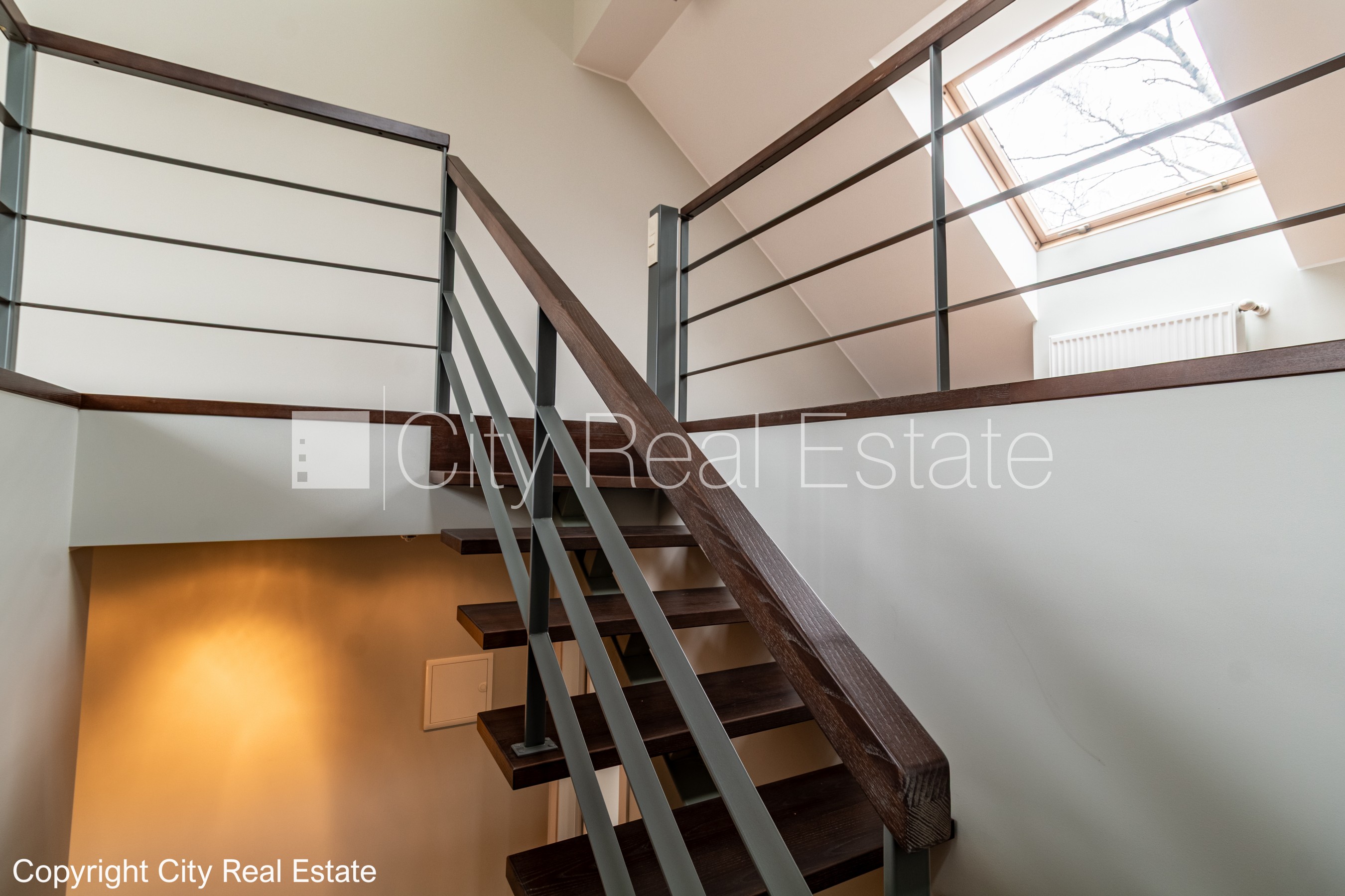 Объявление. Земля в собственности, рядный дом, новостройка, стены из керамзитных блоков, фасад с декоративной Цена: 280000 EUR Foto #6