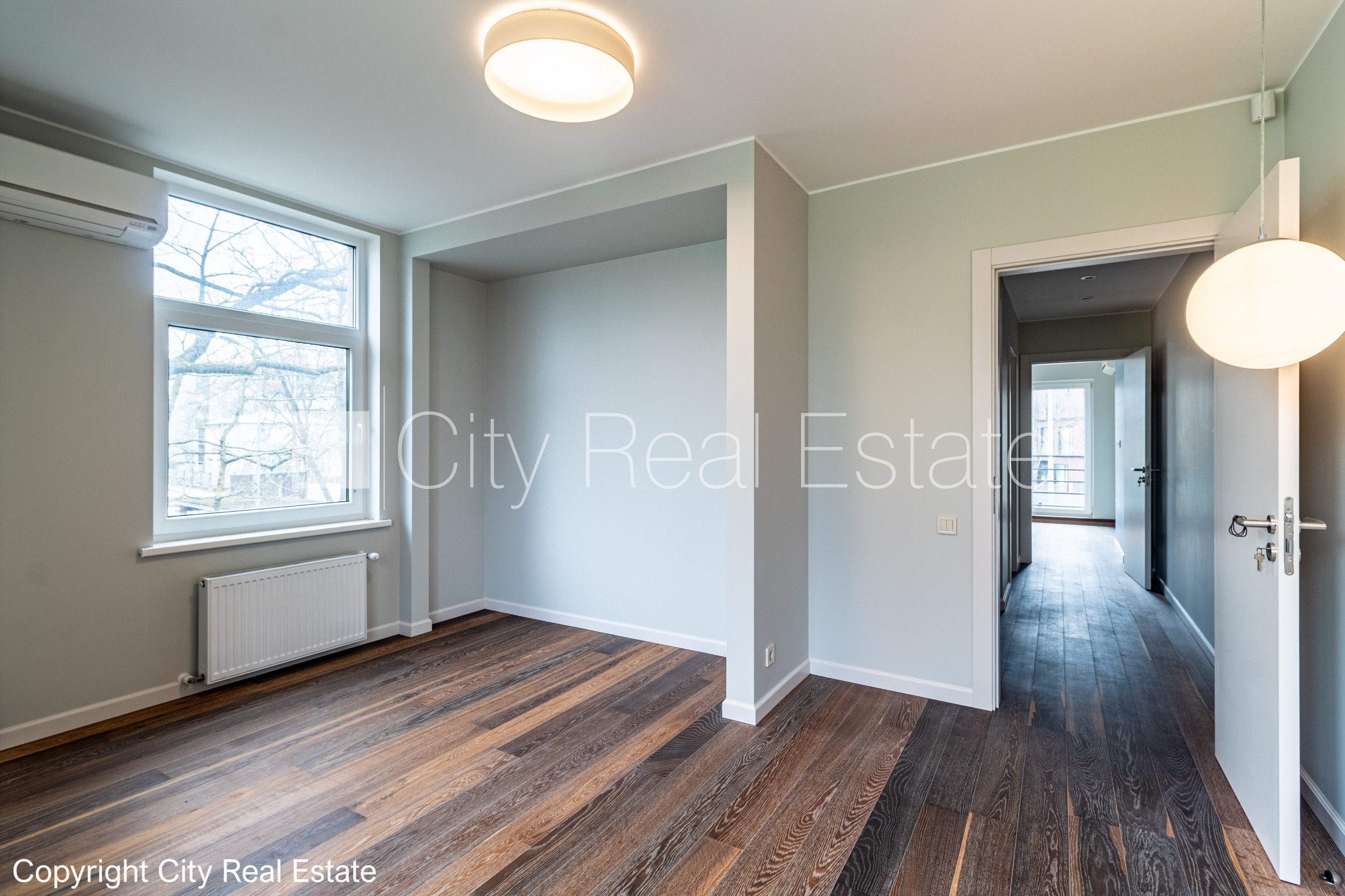 Объявление. Земля в собственности, рядный дом, новостройка, стены из керамзитных блоков, фасад с декоративной Цена: 280000 EUR Foto #19