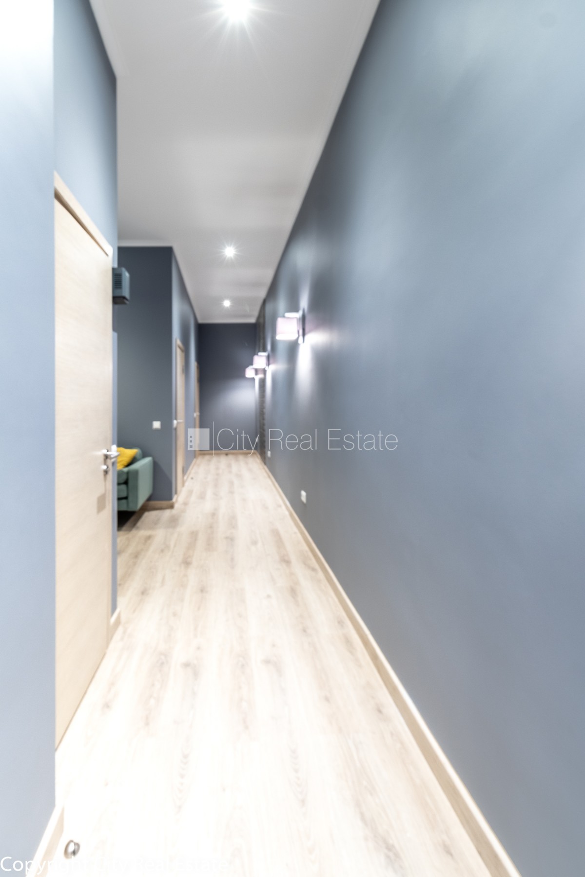 Sludinājumi. Renovēta māja, slēgts pagalms, ieeja no ielas, kāpņu telpa pēc kapitālā remonta, istabas izolētas, Cena: 800 EUR/mēn Foto #9