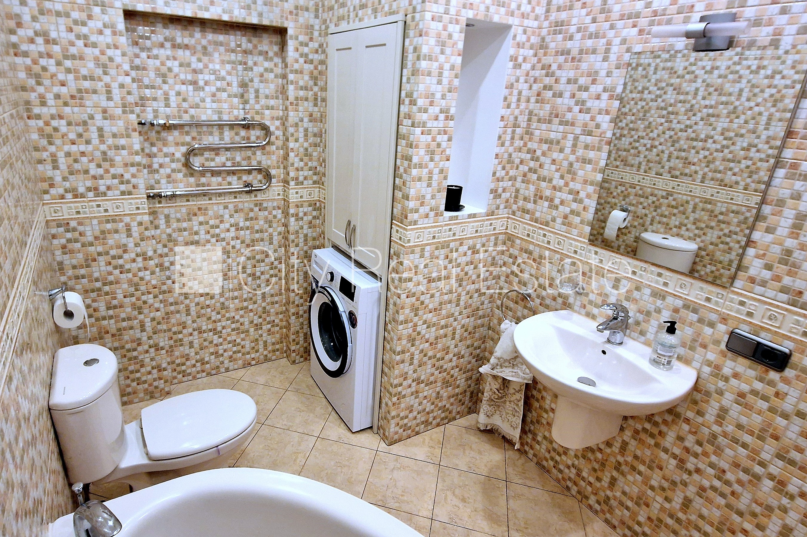 Sludinājumi. Fasādes māja, renovēta māja, viena kvadrātmetra apsaimniekošanas maksa mēnesī  0,39 EUR, Cena: 960 EUR/mēn Foto #25