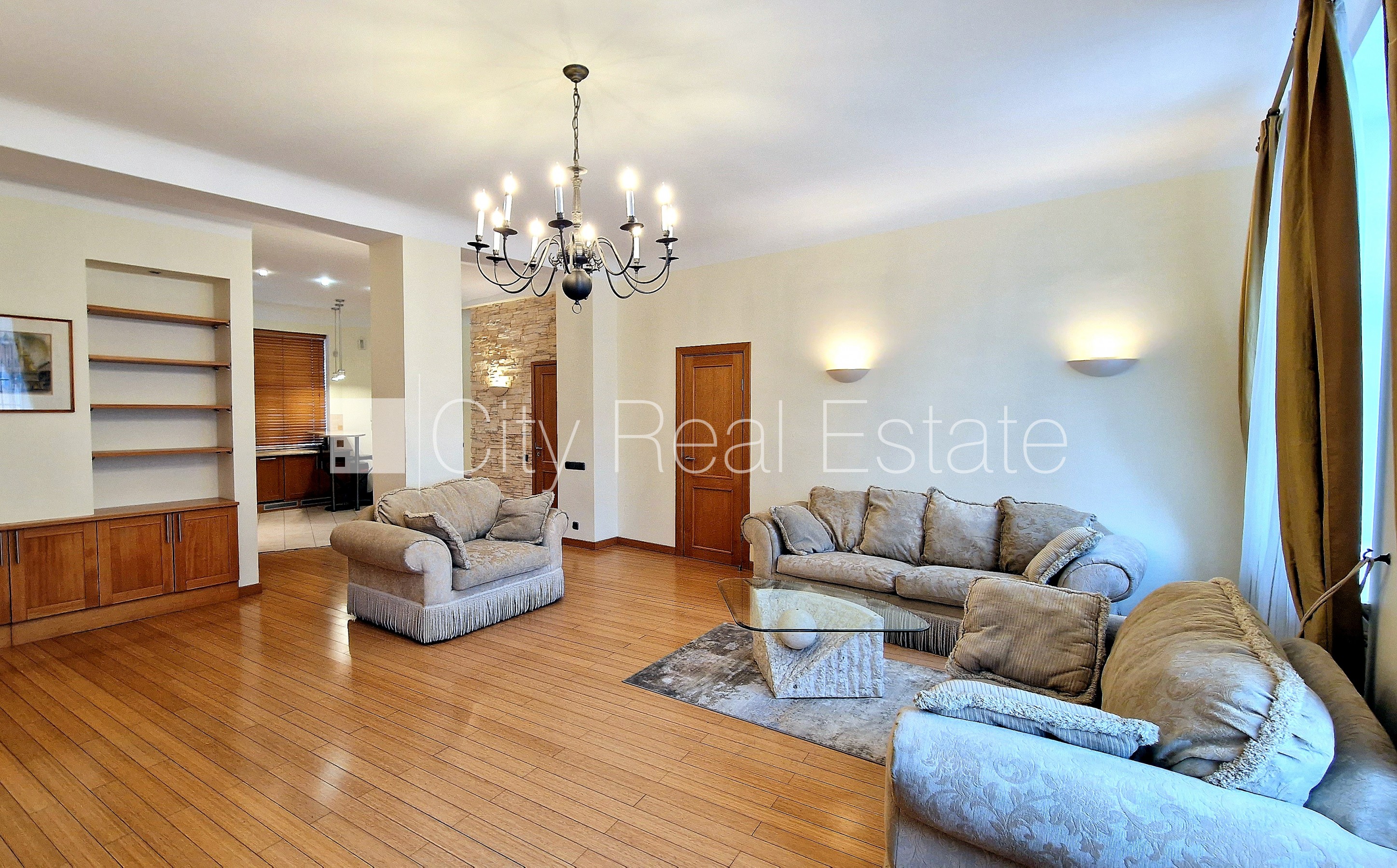 Sludinājumi. Fasādes māja, renovēta māja, viena kvadrātmetra apsaimniekošanas maksa mēnesī  0,39 EUR, Cena: 960 EUR/mēn Foto #7