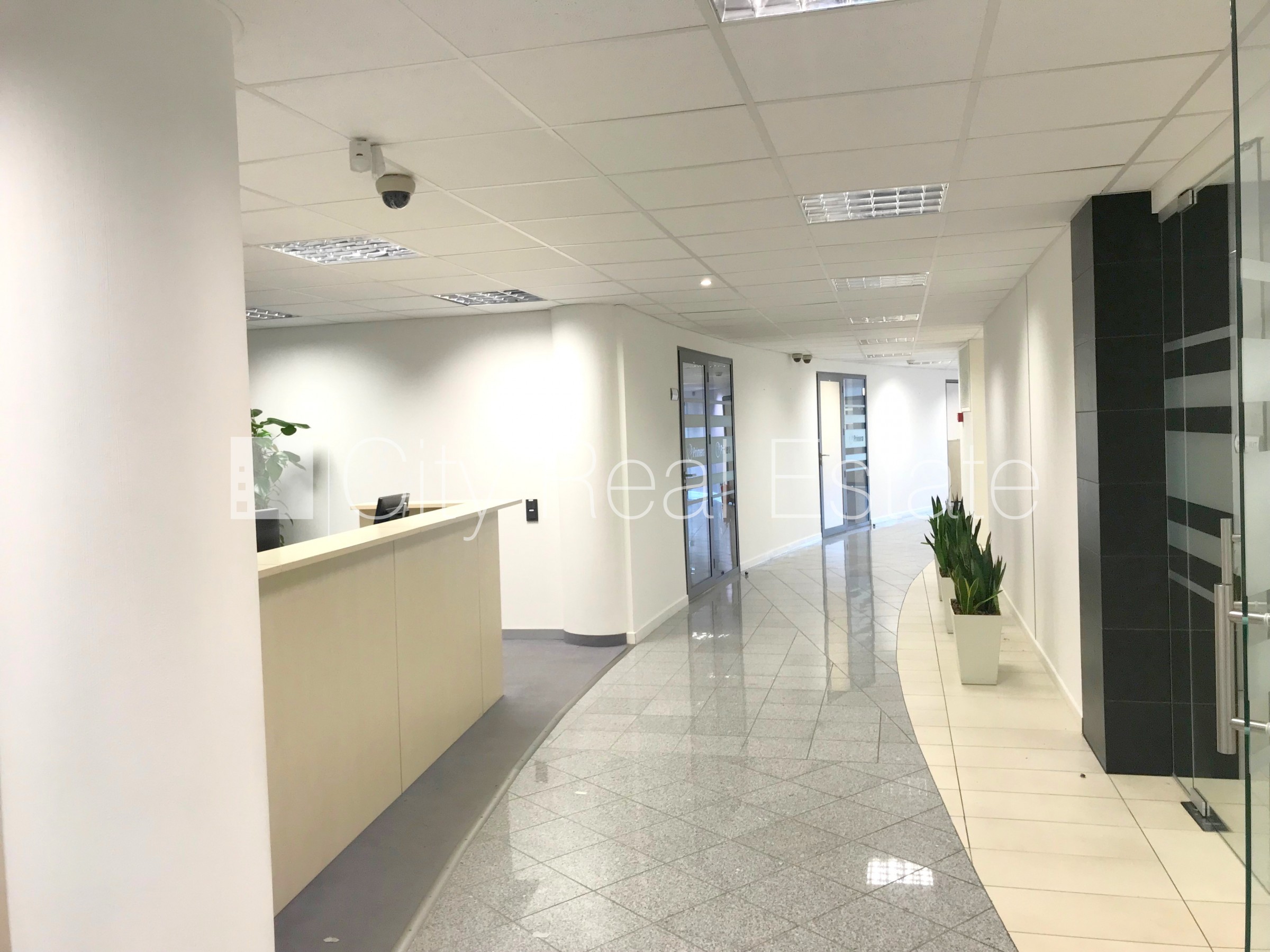 Sludinājumi. Jaunceltne, fasādes māja, viena kvadrātmetra apsaimniekošanas maksa mēnesī  2 EUR, labiekārtota Cena: 1305 EUR/mēn Foto #17