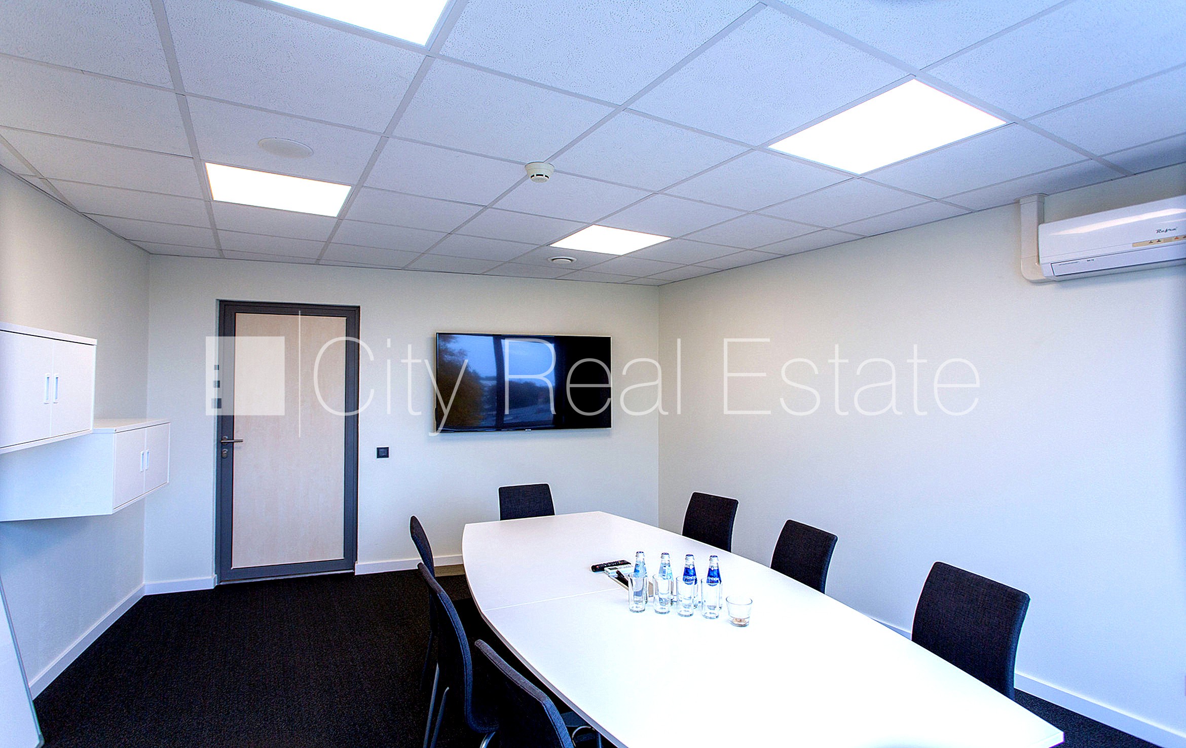 Sludinājumi. Jaunceltne, fasādes māja, viena kvadrātmetra apsaimniekošanas maksa mēnesī  2 EUR, labiekārtota Cena: 1305 EUR/mēn Foto #16