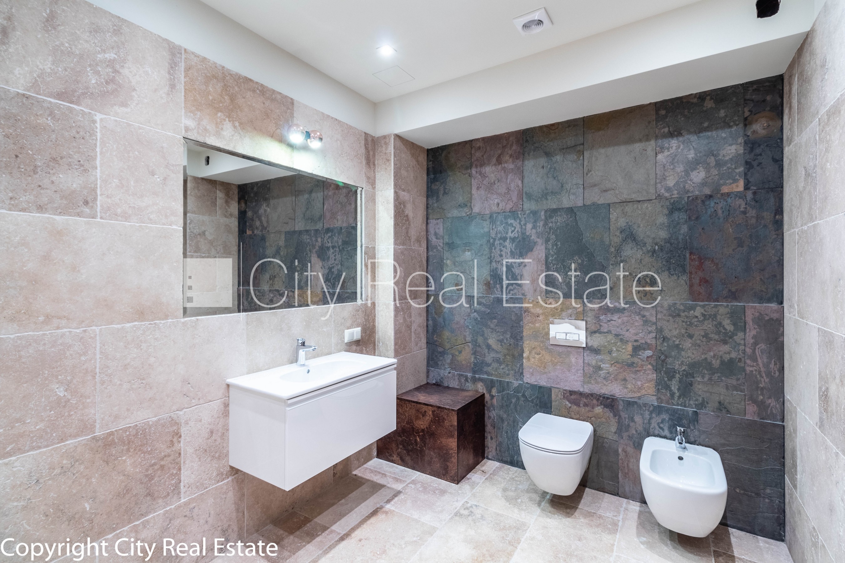 Sludinājumi. Jaunceltne, pagalma ēka, slēgts pagalms, līdz tuvākajai autostāvvietai 70 m, ieeja no pagalma, Cena: 1800 EUR/mēn Foto #7