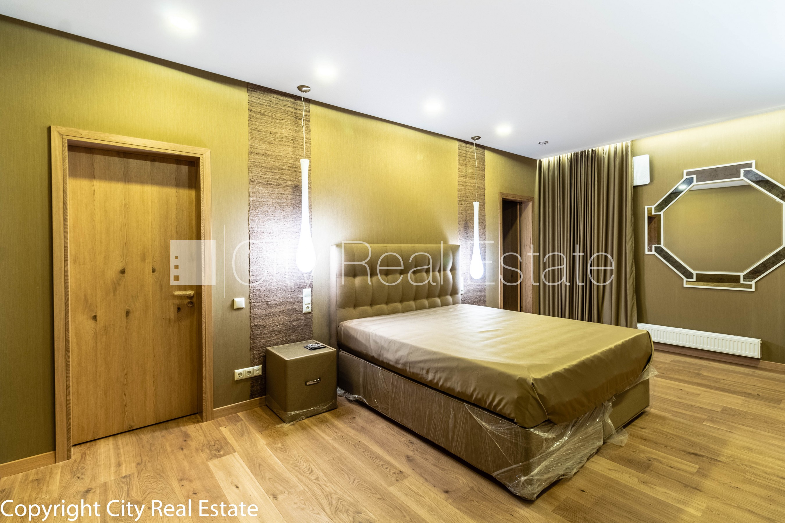 Sludinājumi. Jaunceltne, pagalma ēka, slēgts pagalms, līdz tuvākajai autostāvvietai 70 m, ieeja no pagalma, Cena: 1800 EUR/mēn Foto #2