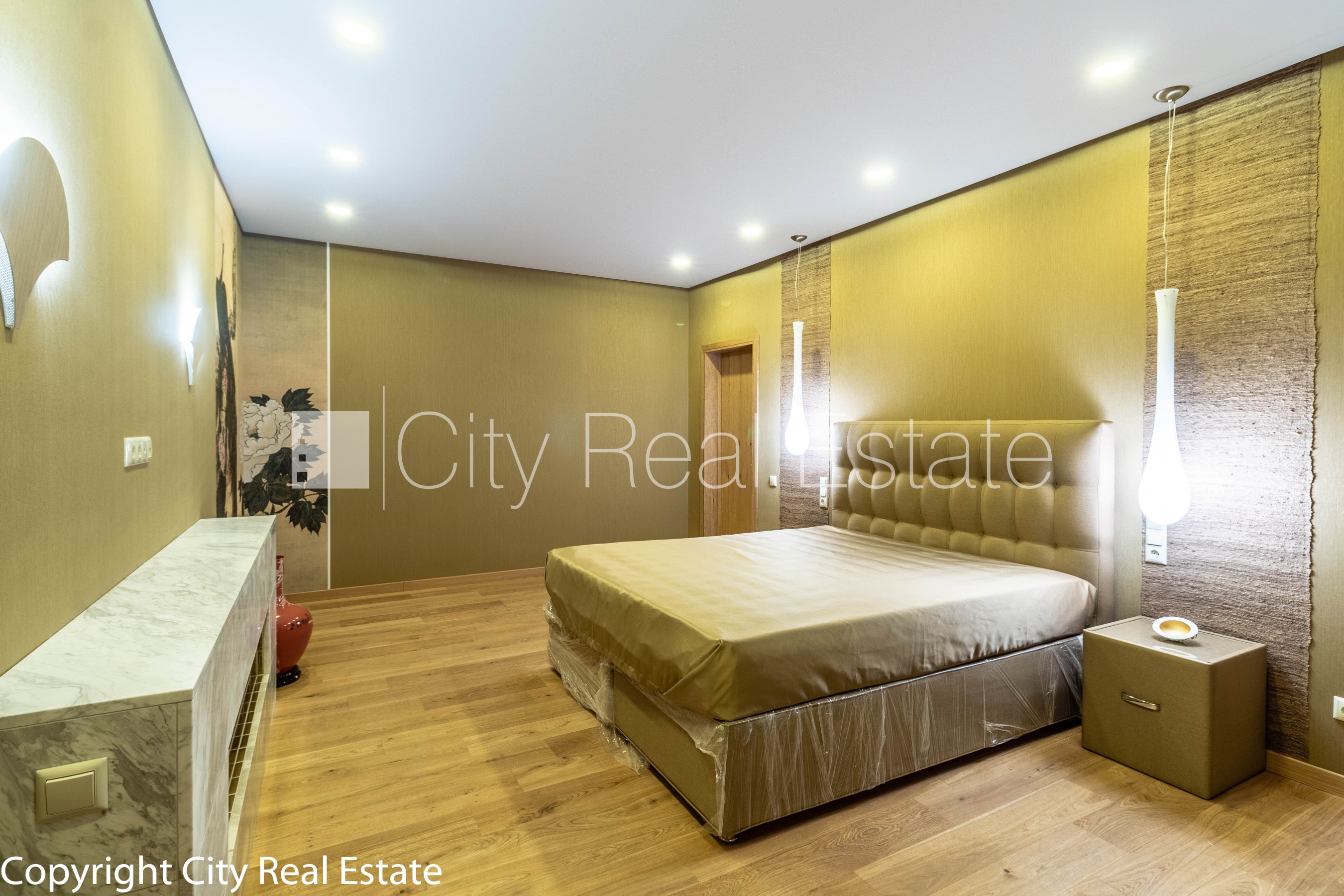 Sludinājumi. Jaunceltne, pagalma ēka, slēgts pagalms, līdz tuvākajai autostāvvietai 70 m, ieeja no pagalma, Cena: 1800 EUR/mēn Foto #3