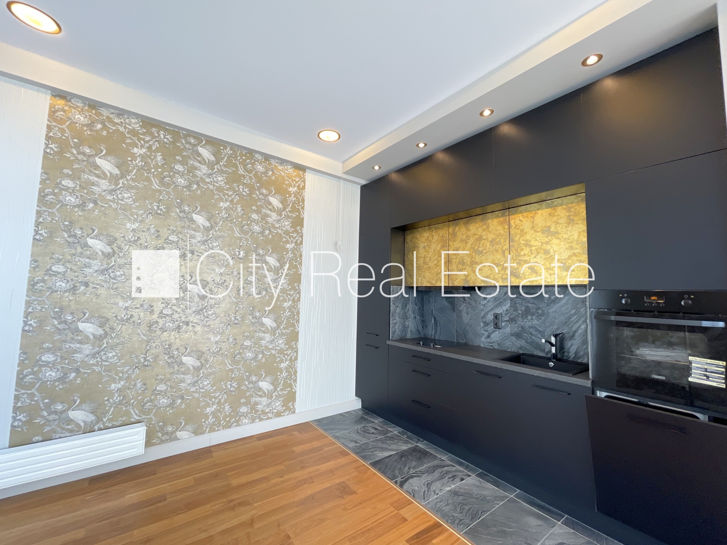 Sludinājumi. Jaunceltne, pagalma ēka, energo efektīva māja, ieeja no pagalma, puspagrabs, ir lifts, logi vērsti Cena: 380660 EUR Foto #3