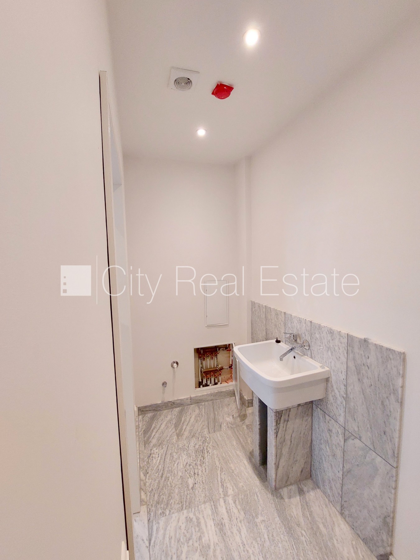 Sludinājumi. Jaunceltne, pagalma ēka, energo efektīva māja, ieeja no pagalma, puspagrabs, ir lifts, logi vērsti Cena: 380660 EUR Foto #17