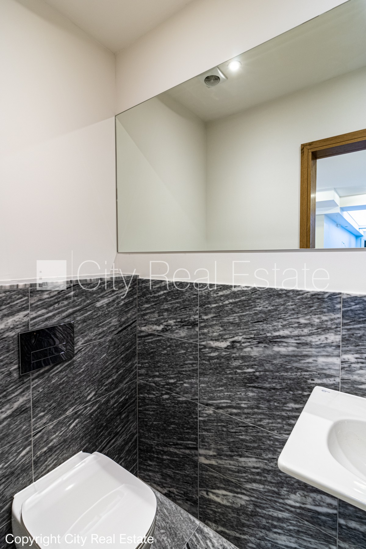 Sludinājumi. Jaunceltne, fasādes māja, energo efektīva māja, ieeja no pagalma, lodžija, plašs skats no loga, Cena: 1300 EUR/mēn Foto #14