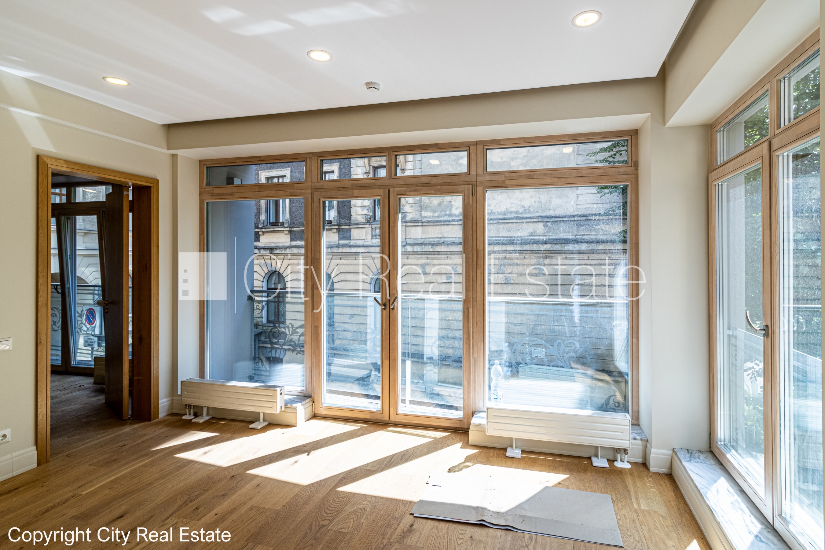 Sludinājumi. Jaunceltne, fasādes māja, energo efektīva māja, ieeja no pagalma, lodžija, plašs skats no loga, Cena: 1300 EUR/mēn Foto #1