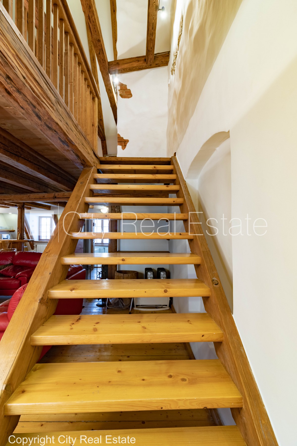 Sludinājumi. Fasādes māja, renovēta māja, mainīts Jumta segums, bruģēts piebraucamais ceļš, ieeja no ielas, Cena: 1000 EUR/mēn Foto #12