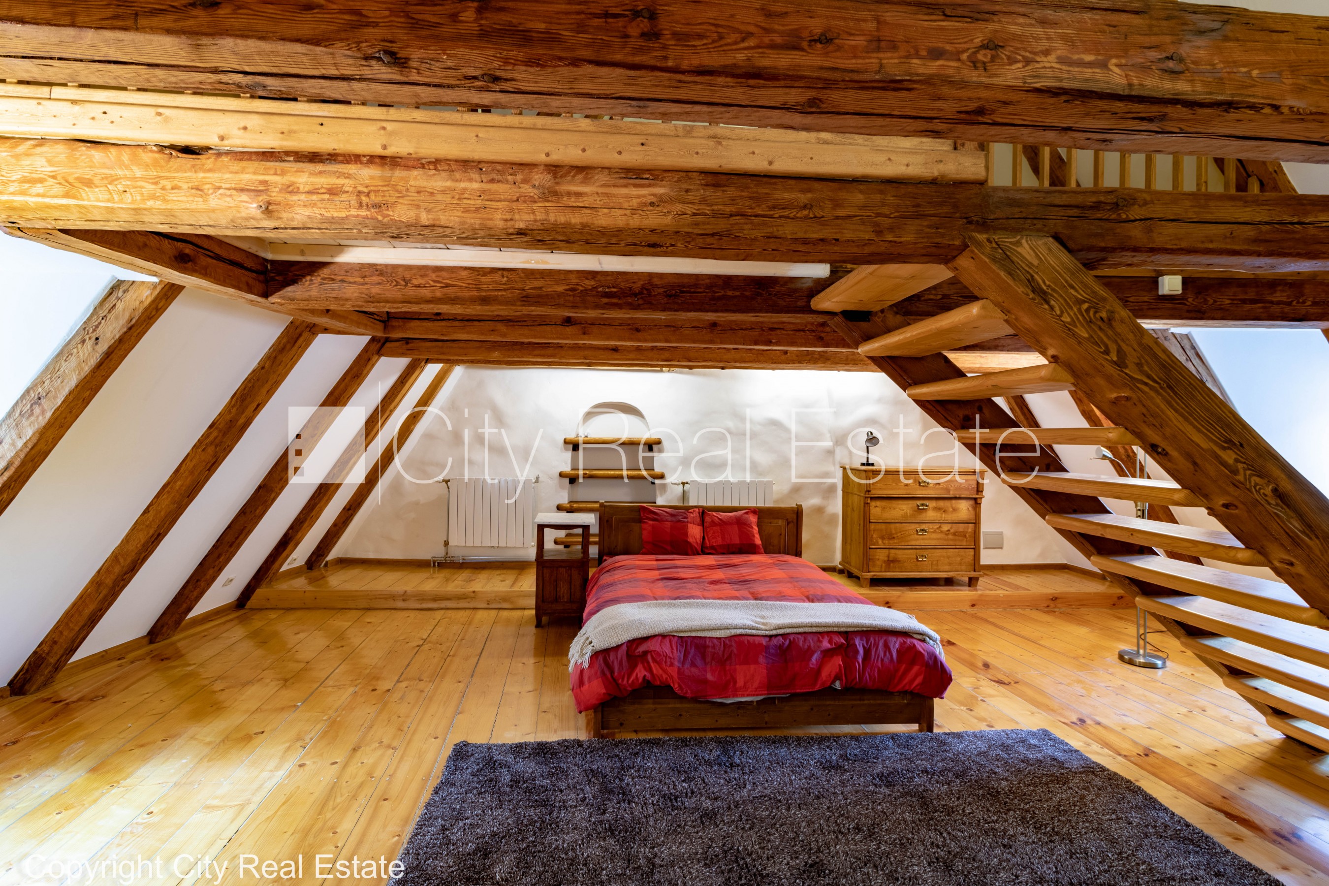 Sludinājumi. Fasādes māja, renovēta māja, mainīts Jumta segums, bruģēts piebraucamais ceļš, ieeja no ielas, Cena: 1000 EUR/mēn Foto #13