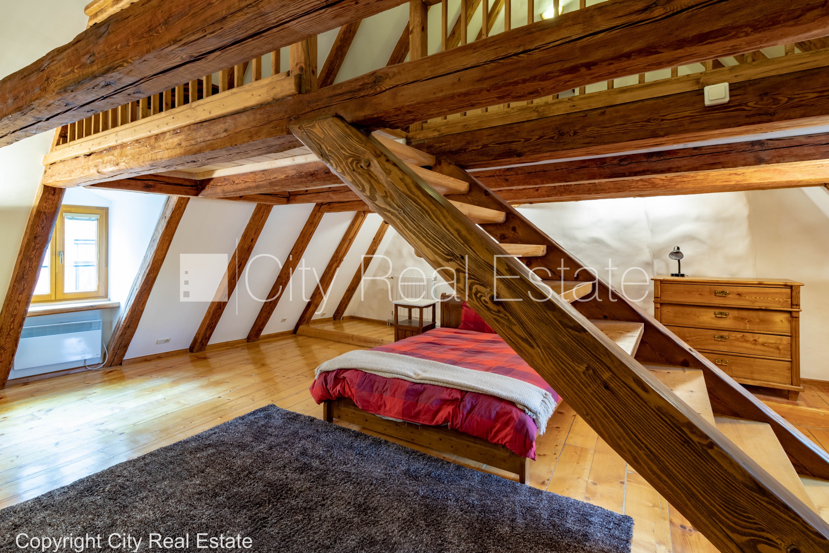 Sludinājumi. Fasādes māja, renovēta māja, mainīts Jumta segums, bruģēts piebraucamais ceļš, ieeja no ielas, Cena: 1000 EUR/mēn Foto #14