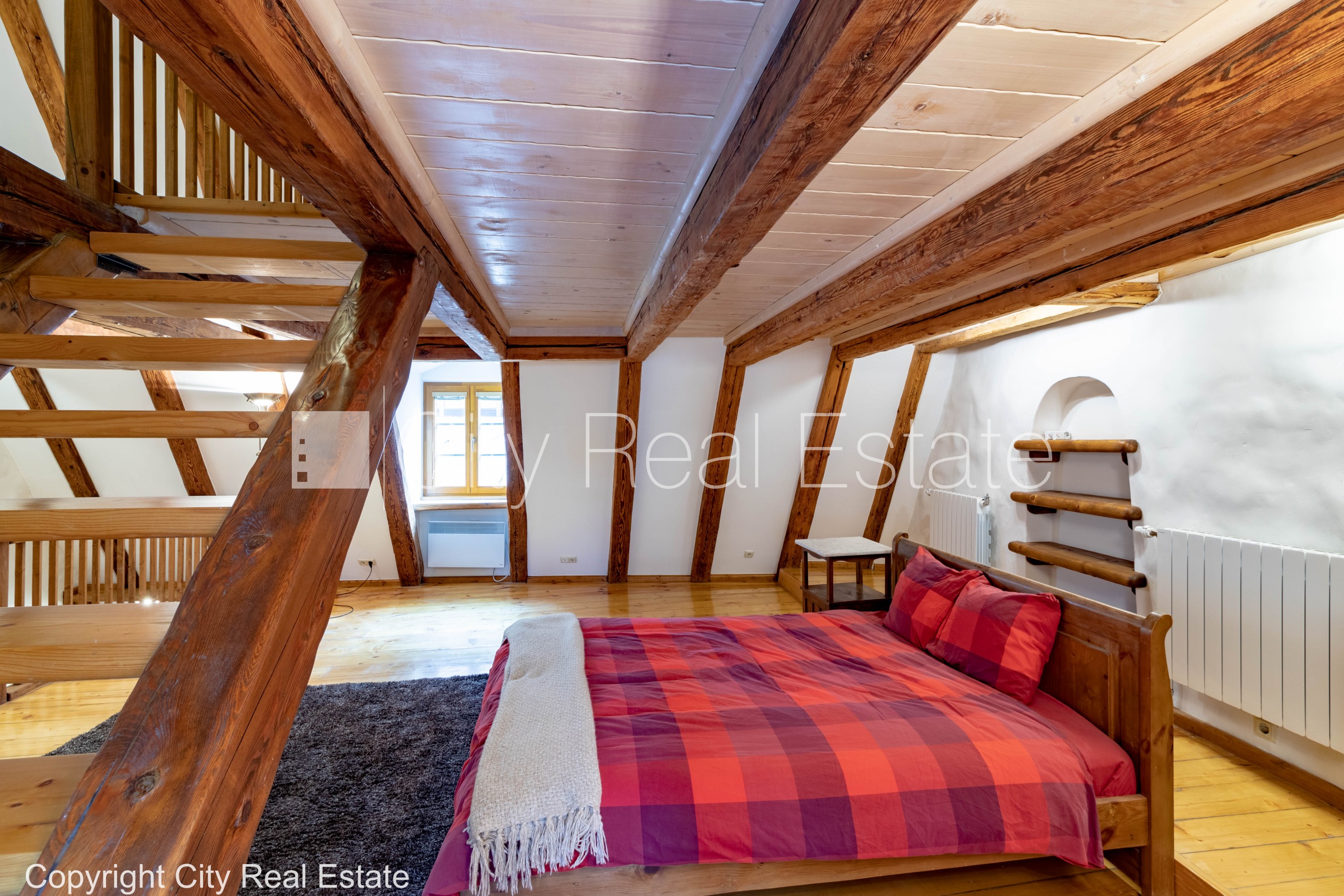 Sludinājumi. Fasādes māja, renovēta māja, mainīts Jumta segums, bruģēts piebraucamais ceļš, ieeja no ielas, Cena: 1000 EUR/mēn Foto #15