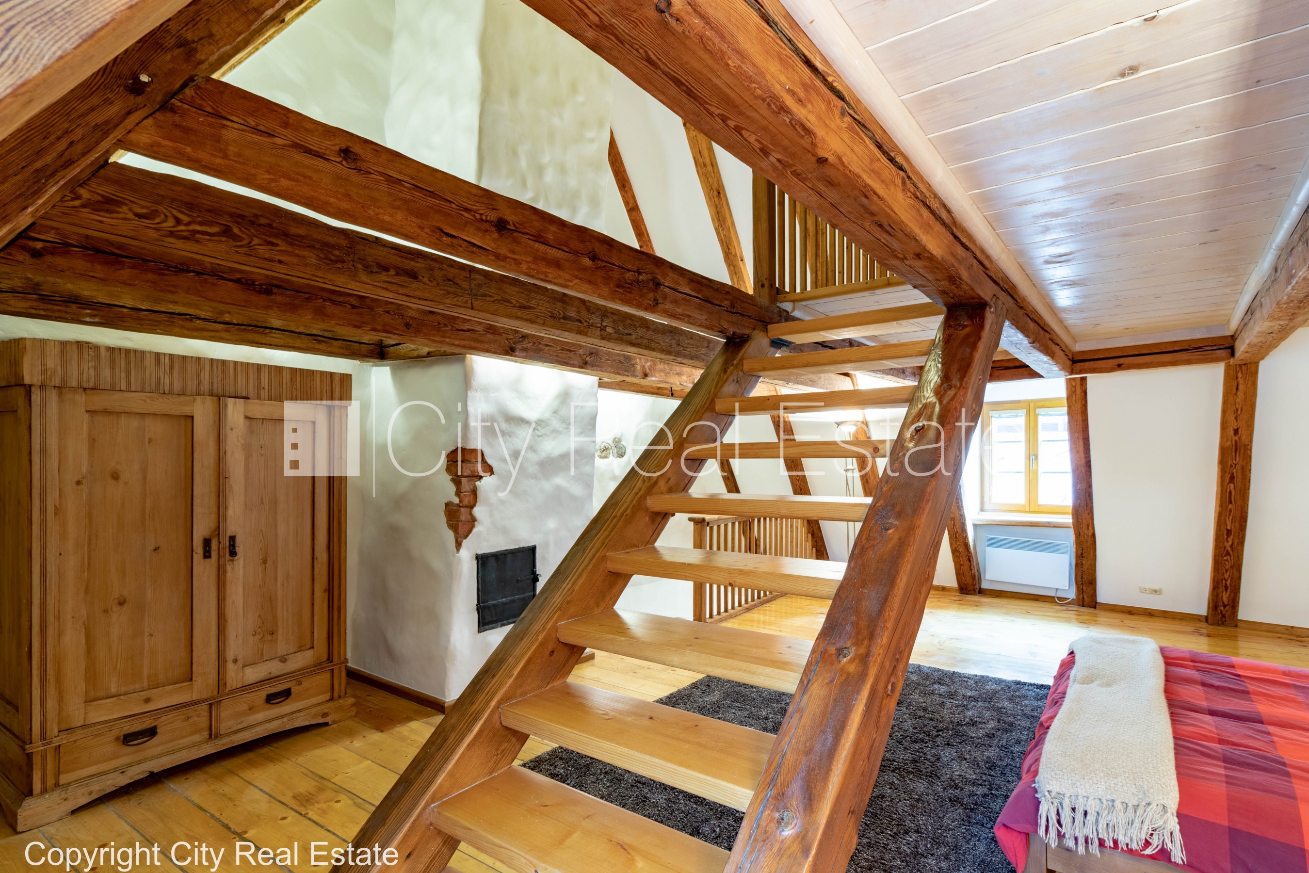 Sludinājumi. Fasādes māja, renovēta māja, mainīts Jumta segums, bruģēts piebraucamais ceļš, ieeja no ielas, Cena: 1000 EUR/mēn Foto #17