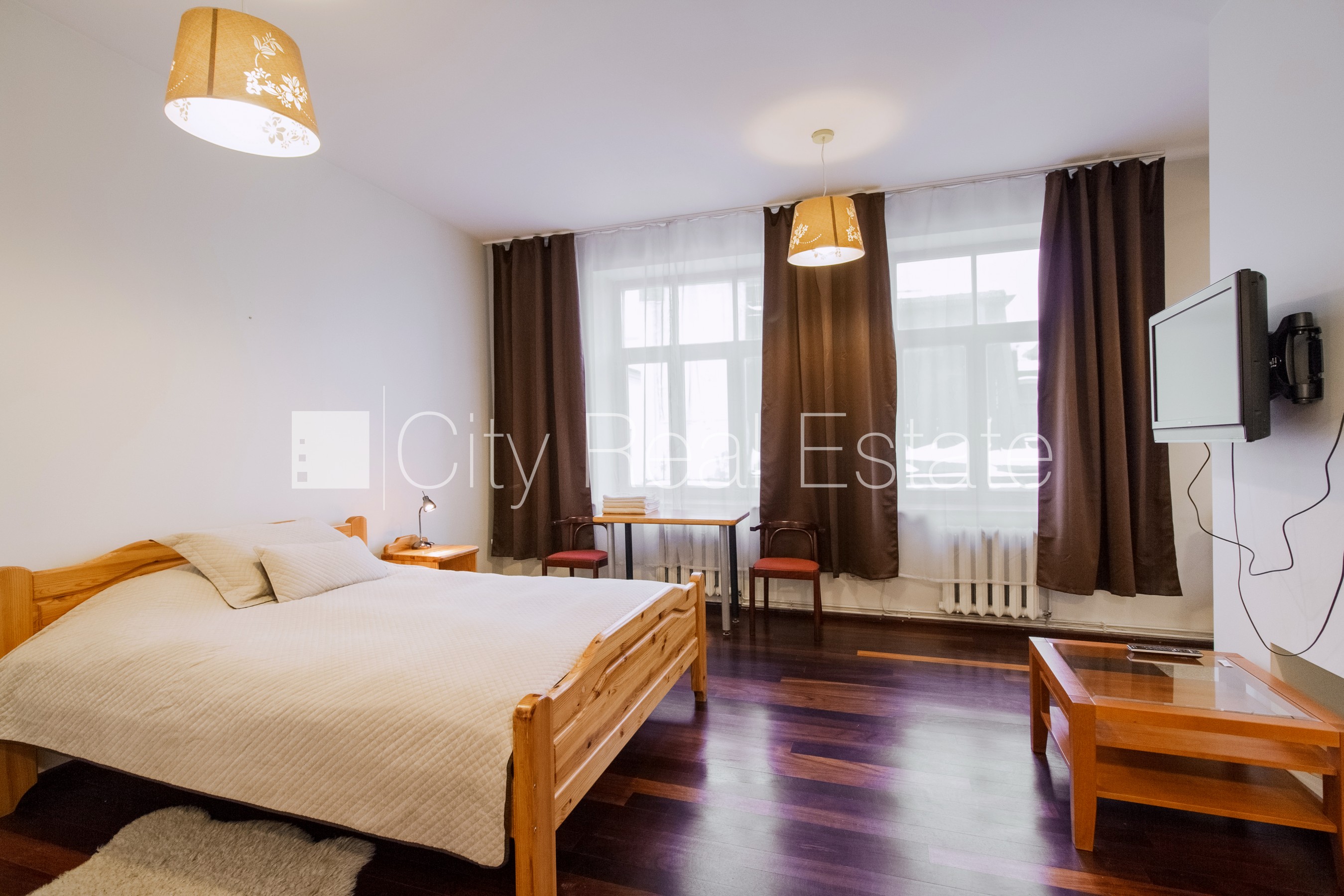 Sludinājumi. Šo dzīvokli izīrē pa diennaktīm (īstermiņa īre), īres cena sludinājumā norādīta par vienu diennakts Cena: 45 EUR/mēn Foto #1