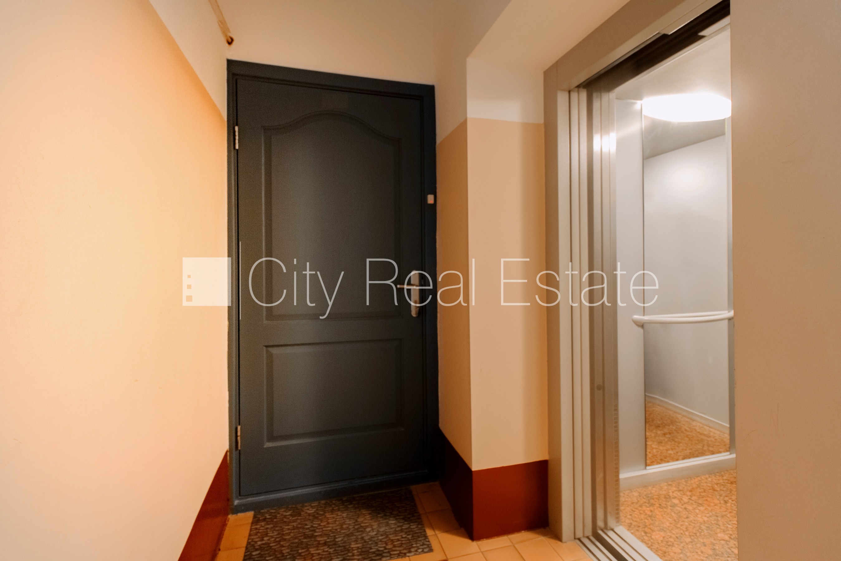 Sludinājumi. Šo dzīvokli izīrē pa diennaktīm (īstermiņa īre), īres cena sludinājumā norādīta par vienu diennakts Cena: 45 EUR/mēn Foto #23