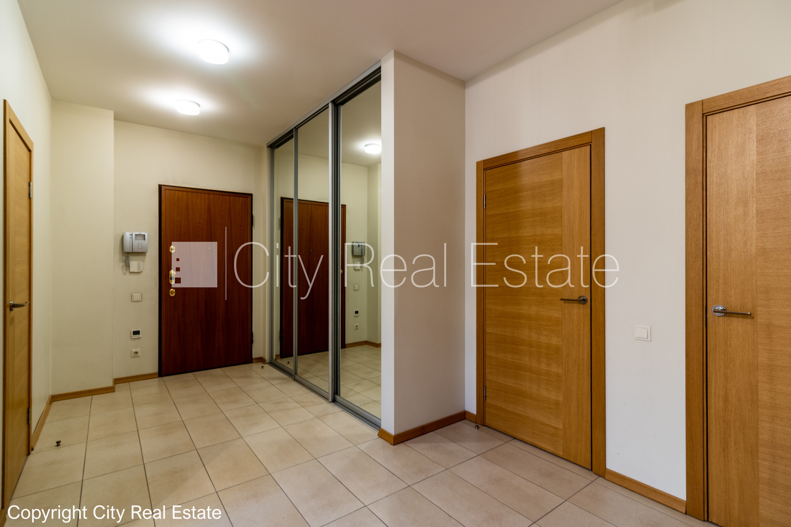 Sludinājumi. Projekts - Rīdzenes Rezidence, jaunceltne, fasādes māja, bruģēts piebraucamais ceļš, slēgts Cena: 799000 EUR Foto #22