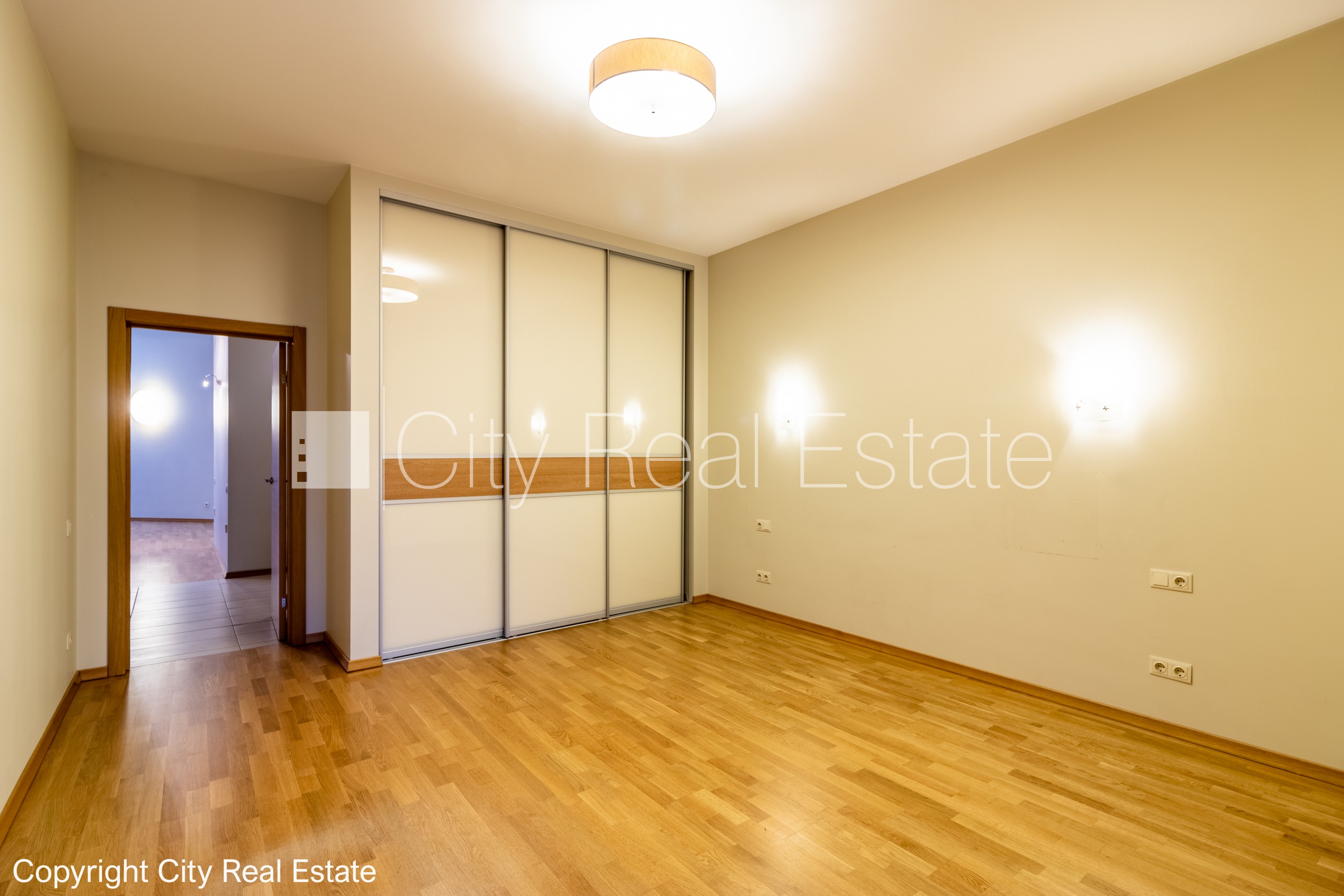 Sludinājumi. Projekts - Rīdzenes Rezidence, jaunceltne, fasādes māja, bruģēts piebraucamais ceļš, slēgts Cena: 799000 EUR Foto #9