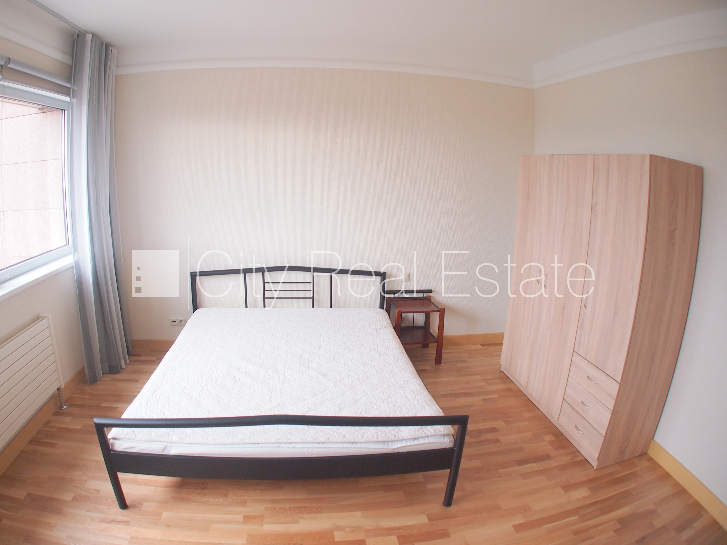 Объявление. Новостройка, закрытая территория, вход с улицы, окна выходят на улицу, одна изолированная комната, Цена: 680 EUR/мес. Foto #20