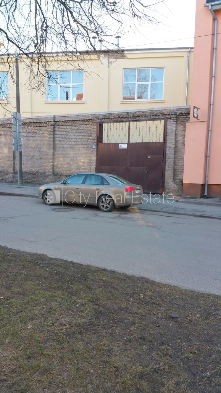 Sludinājumi. Zeme īpašumā, fasādes māja, metāla jumta segums, fasāde ar dekoratīvo apmetumu, pagrabstāvā Cena: 210000 EUR Foto #5