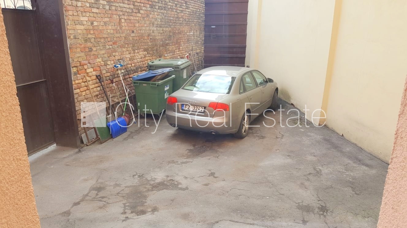 Sludinājumi. Zeme īpašumā, fasādes māja, metāla jumta segums, fasāde ar dekoratīvo apmetumu, pagrabstāvā Cena: 210000 EUR Foto #7