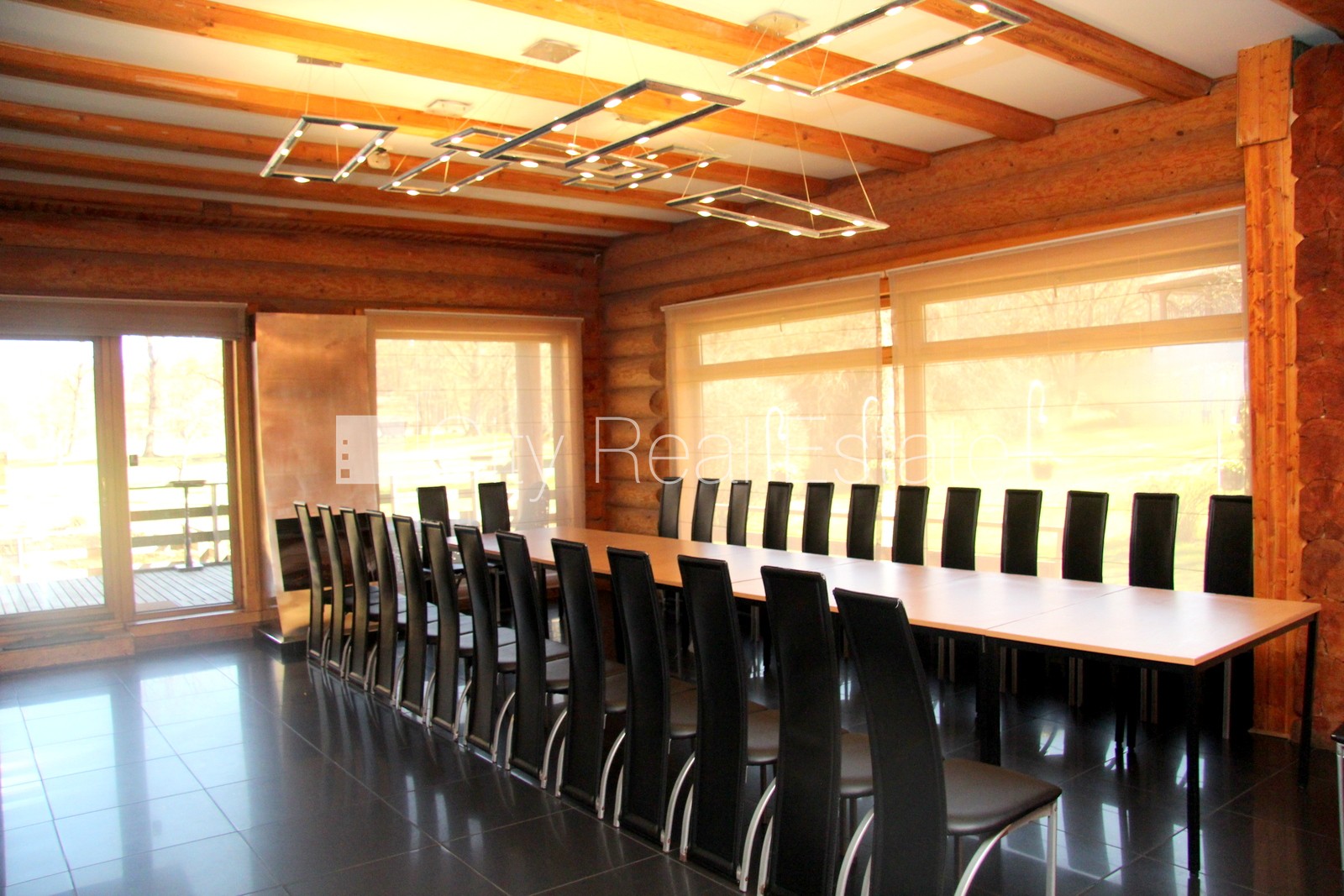 Sludinājumi. Īpašumu pārdod ar visu biznesu, zeme īpašumā, muiža, viesu māja, guļbūve, niedru jumta segums, Cena: 650000 EUR Foto #6