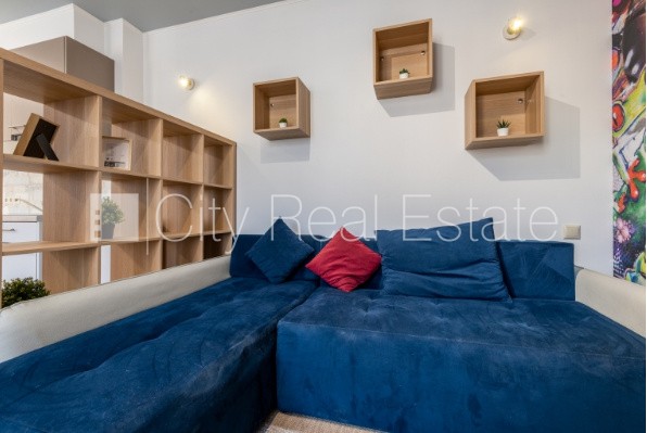 Sludinājumi. Fasādes māja, renovēta māja, labiekārtota apzaļumota teritorija, slēgta teritorija, ieeja no ielas Cena: 253 EUR/mēn Foto #4