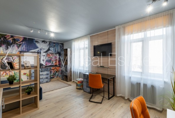 Sludinājumi. Fasādes māja, renovēta māja, labiekārtota apzaļumota teritorija, slēgta teritorija, ieeja no ielas Cena: 253 EUR/mēn Foto #2